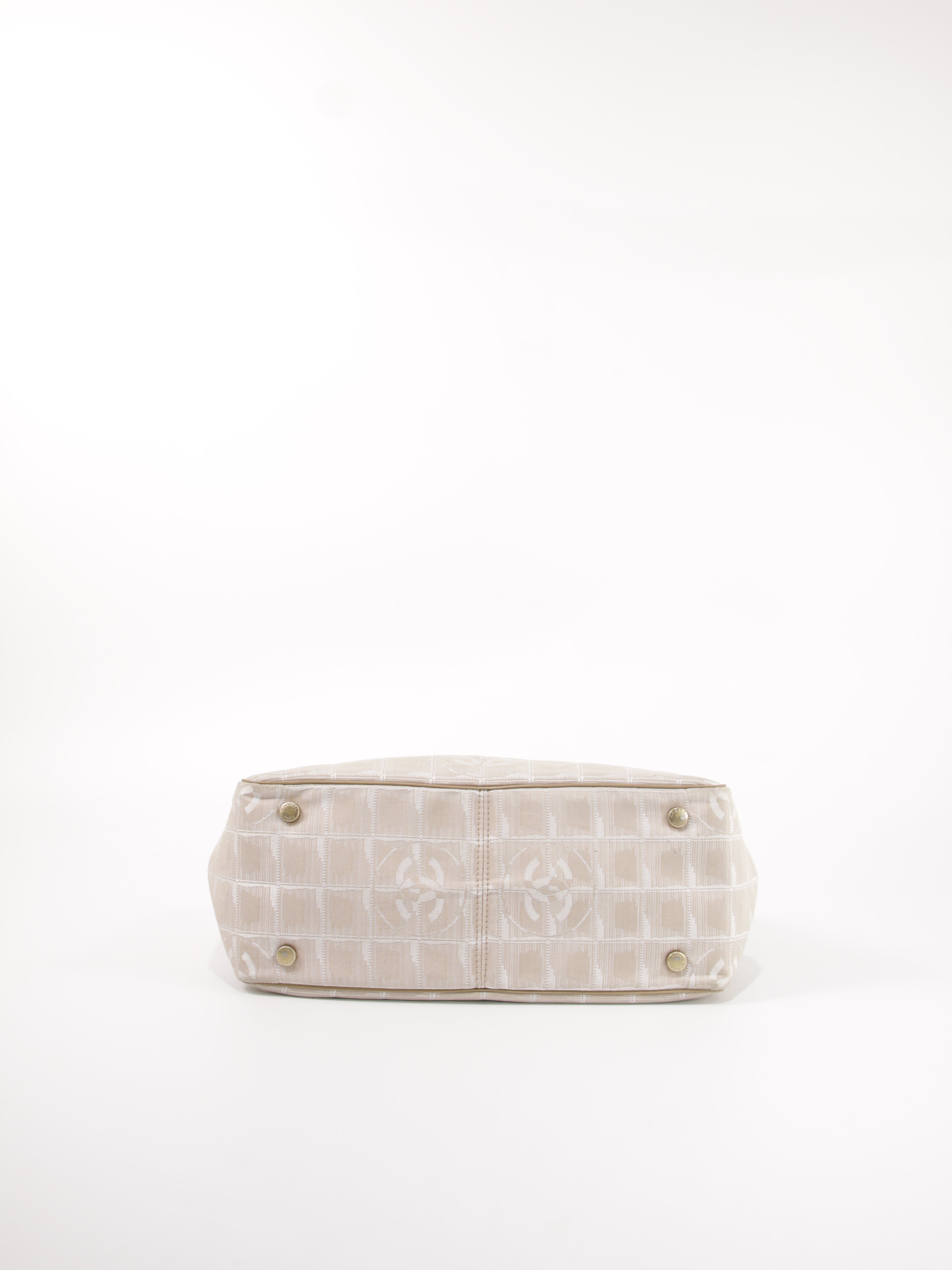 Medium New Travel Line Tote