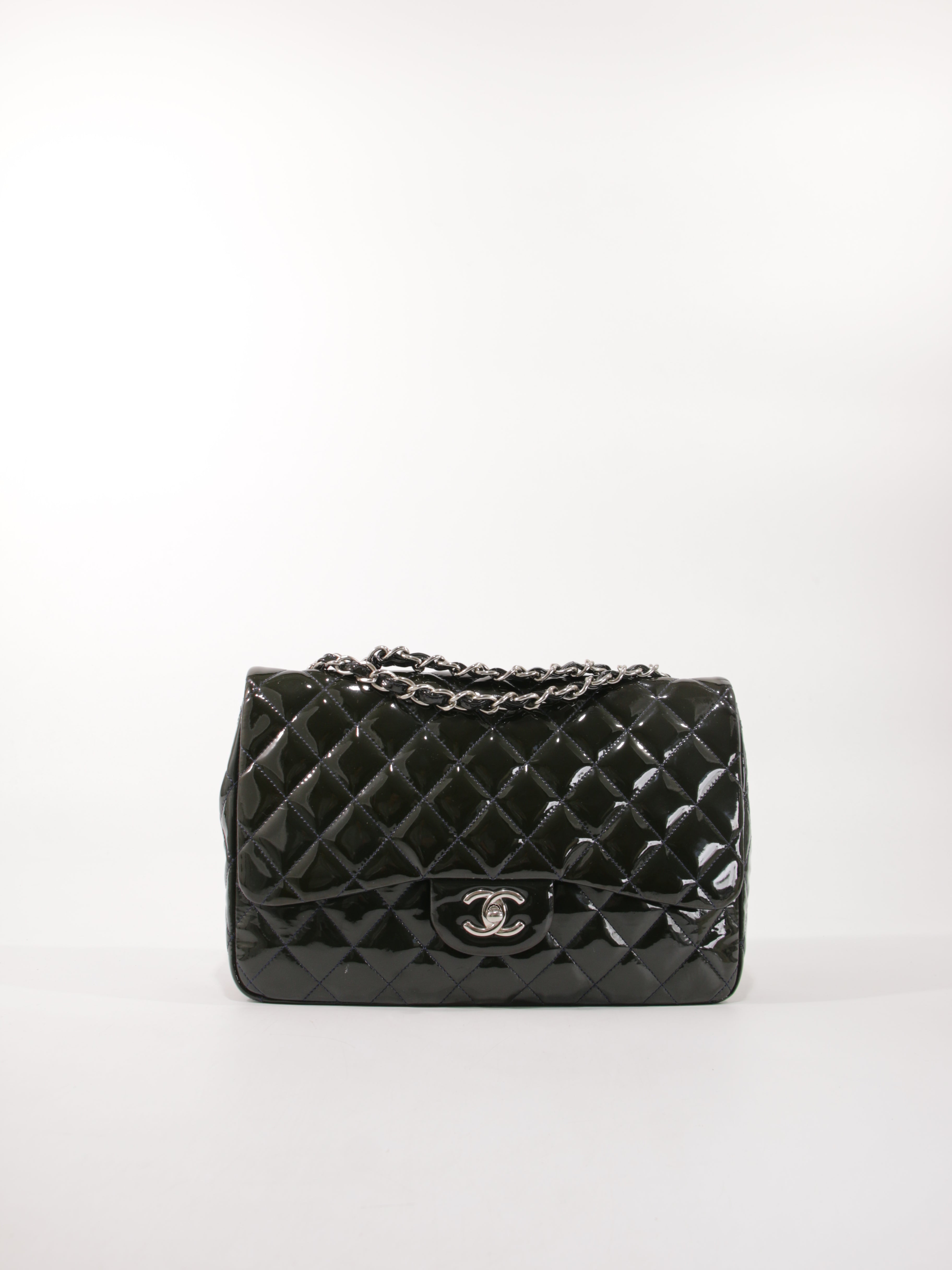 CHANEL - JUMBO FLAP