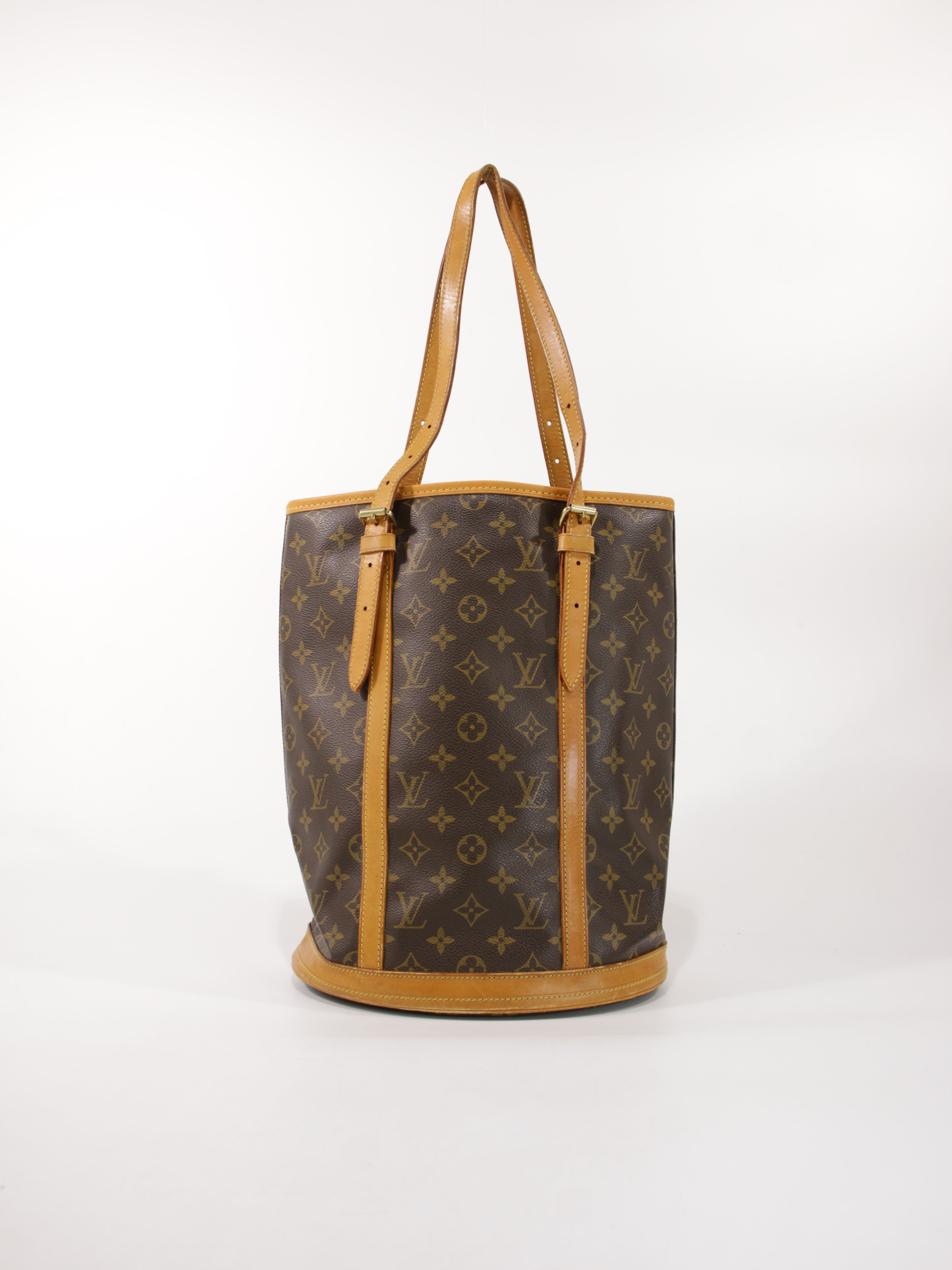 LOUIS VUITTON - LARGE BUCKET