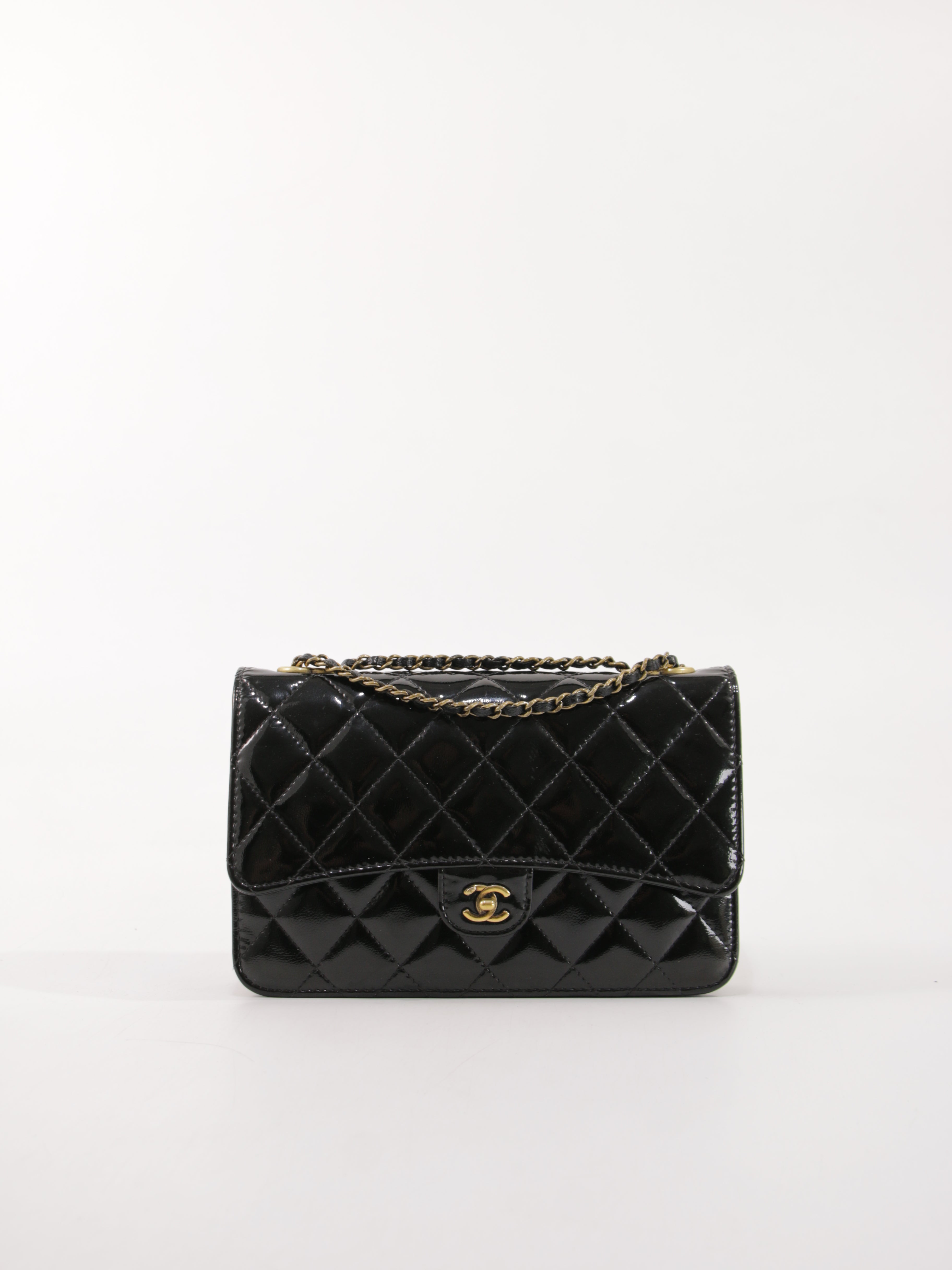 CHANEL CROSSBODY BAGS