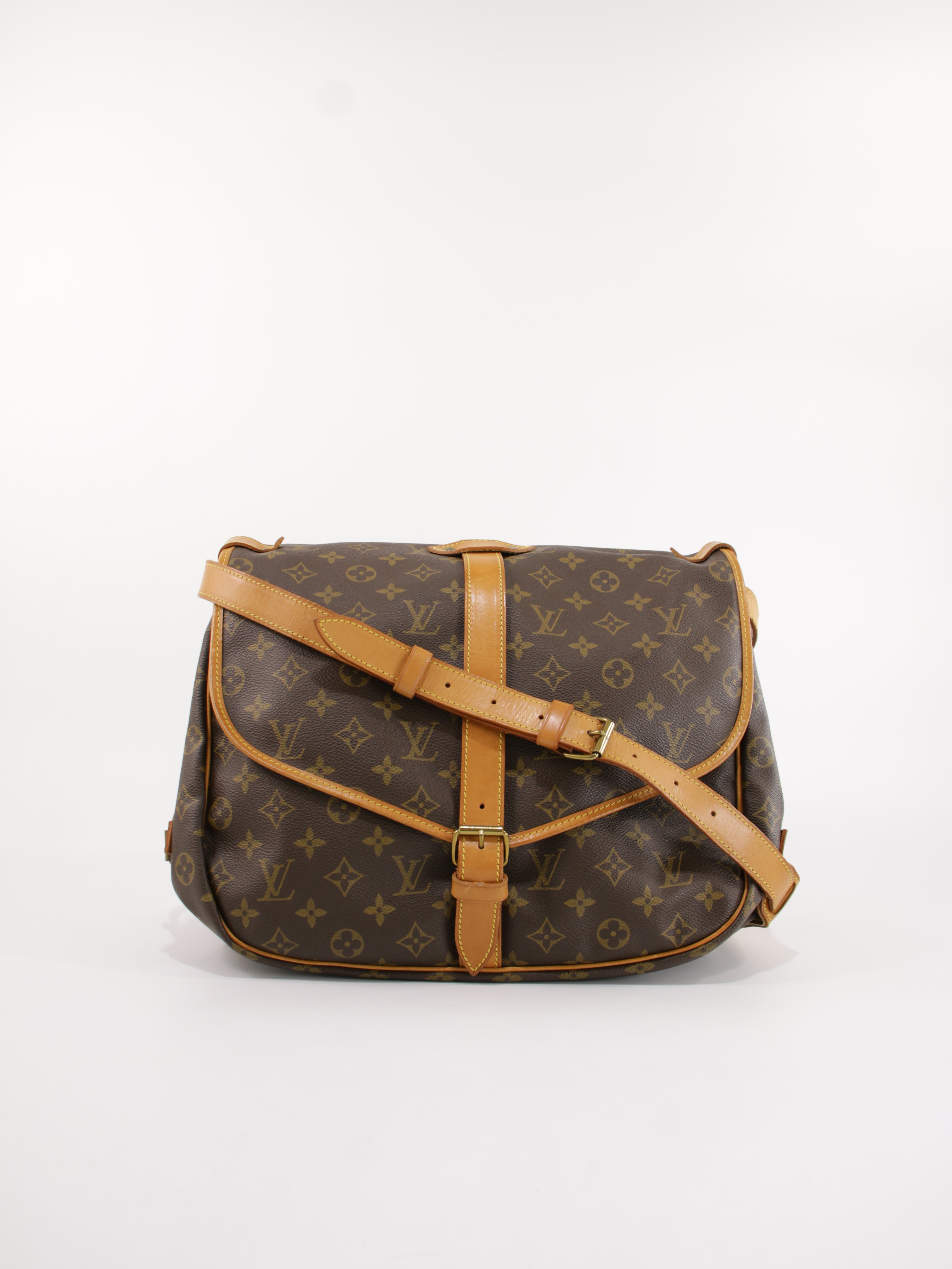 LOUIS VUITTON - SAUMUR