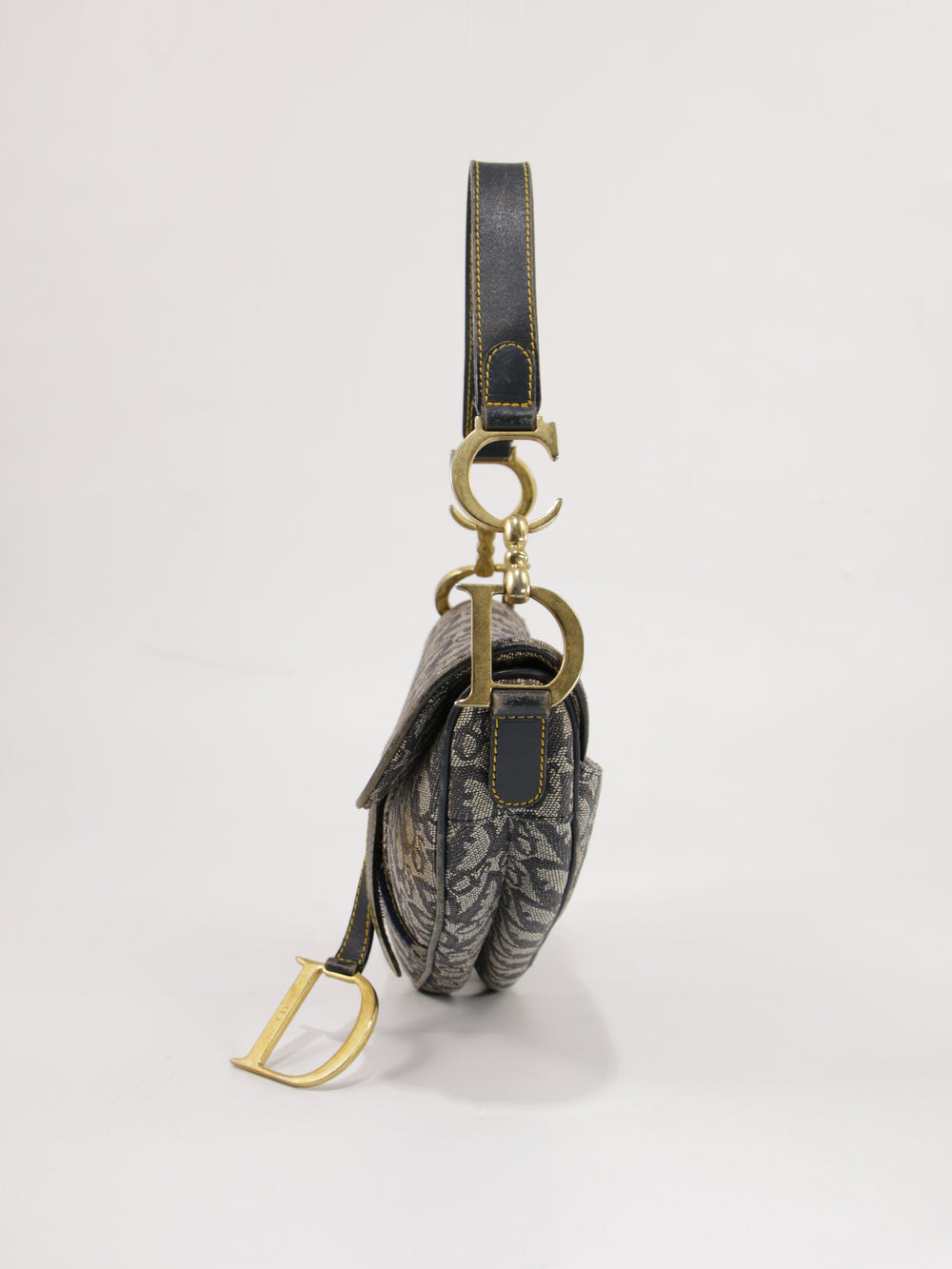 Saddle