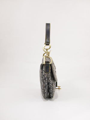 Saddle