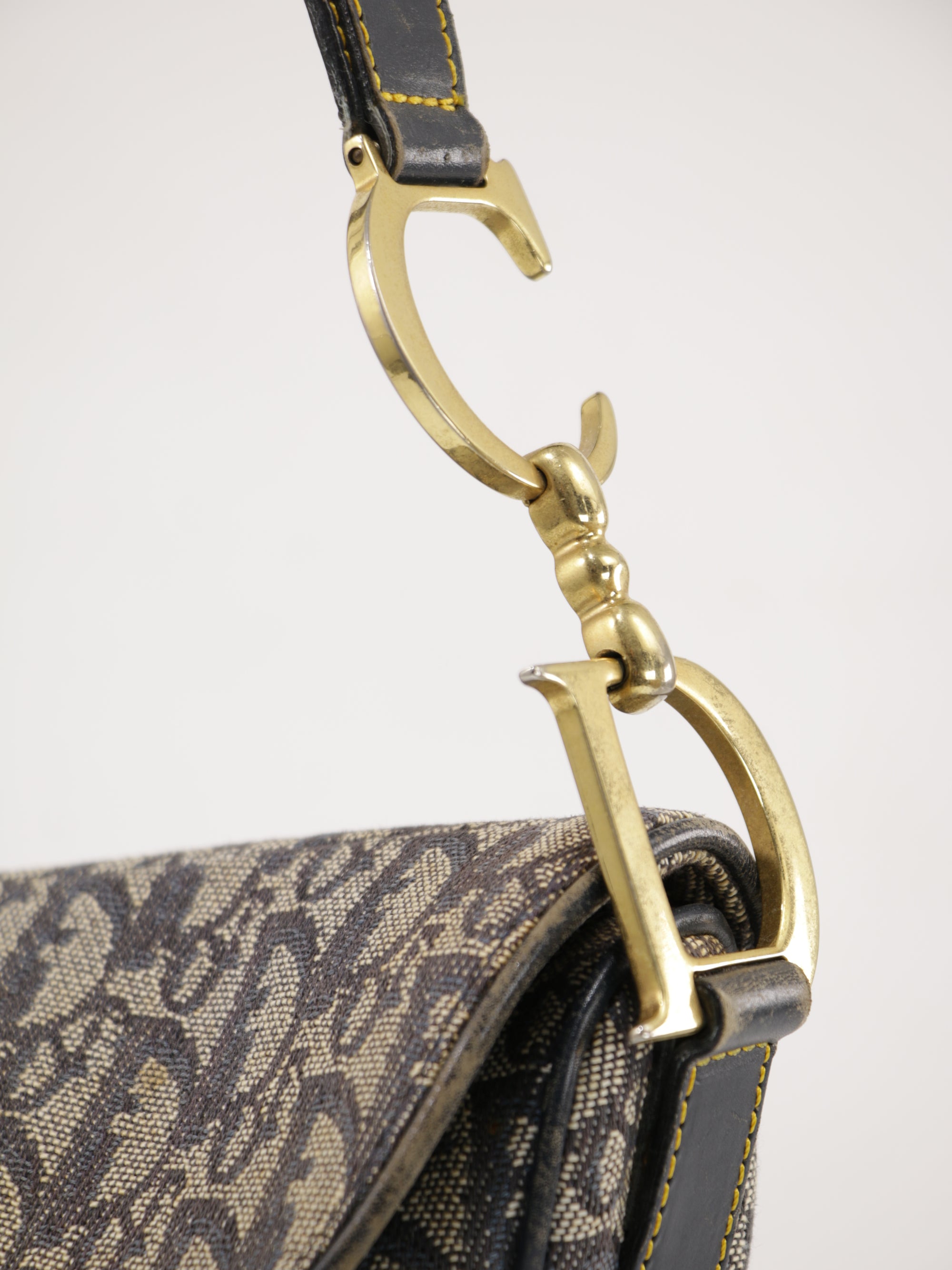Saddle