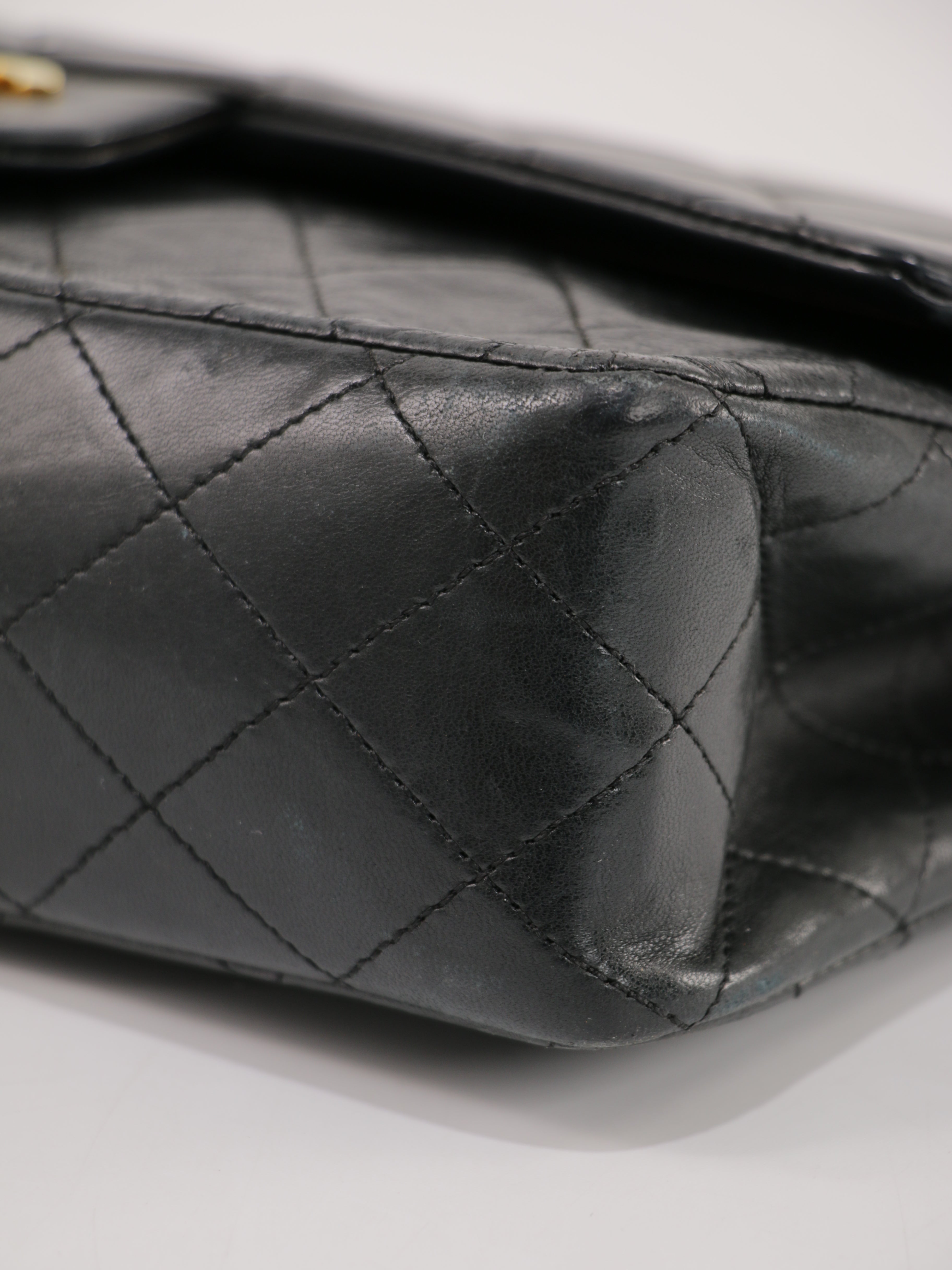 Medium Classic Flap
