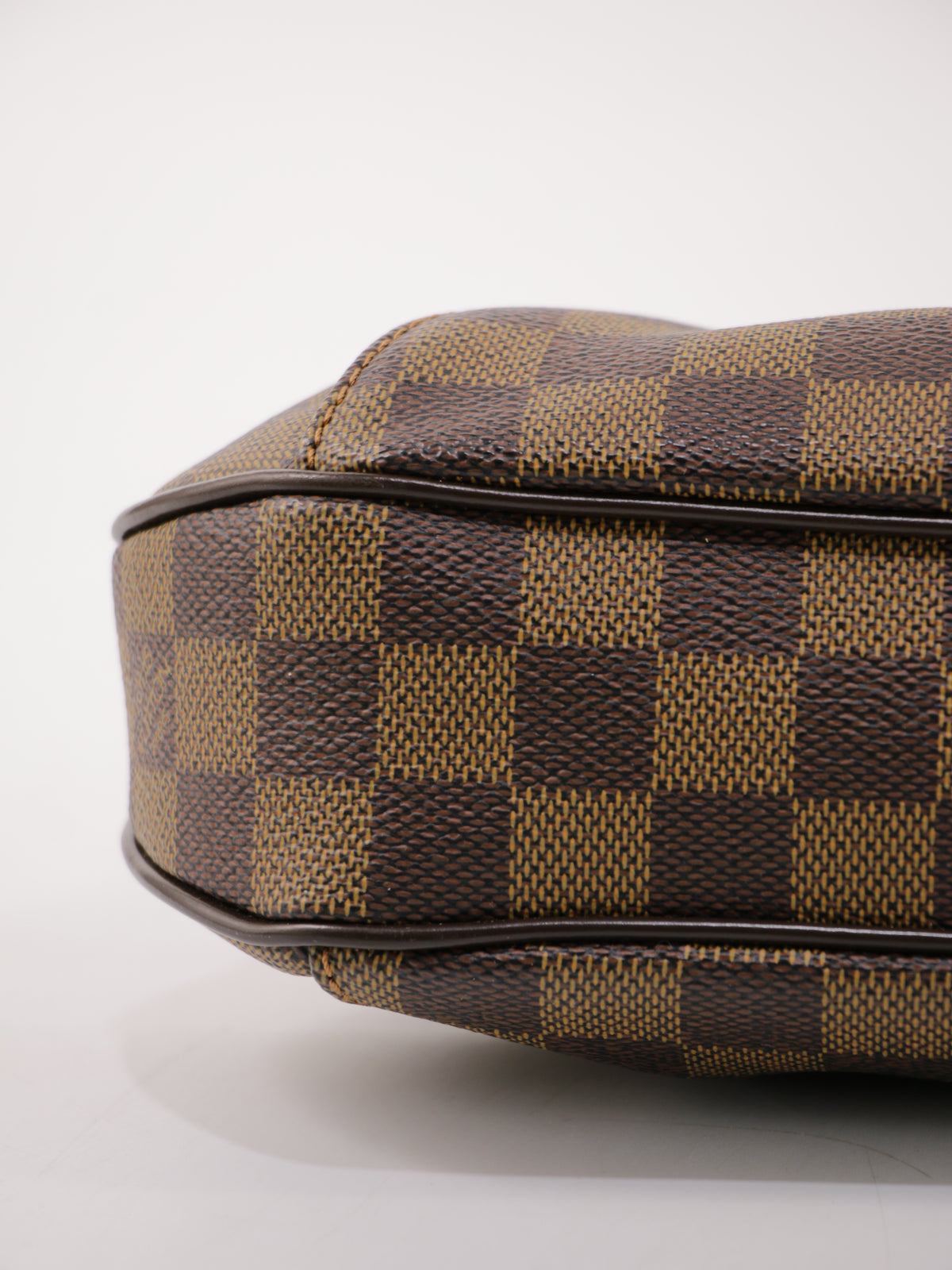 Louis Vuitton Thames PM