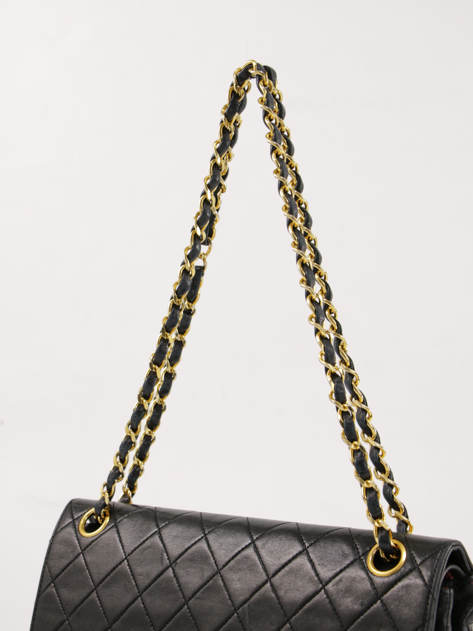 Medium Classic Flap