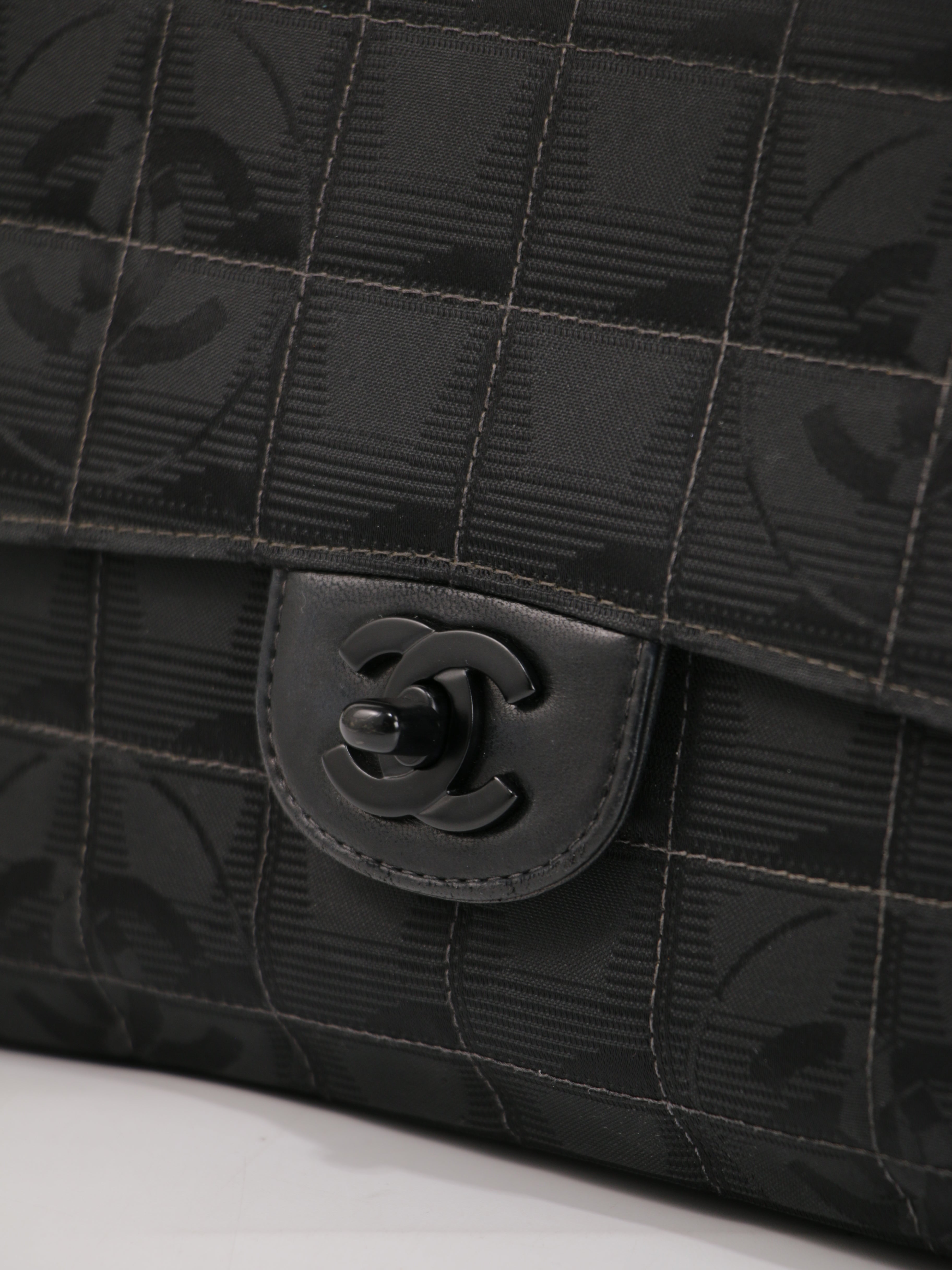 Medium Classic Flap
