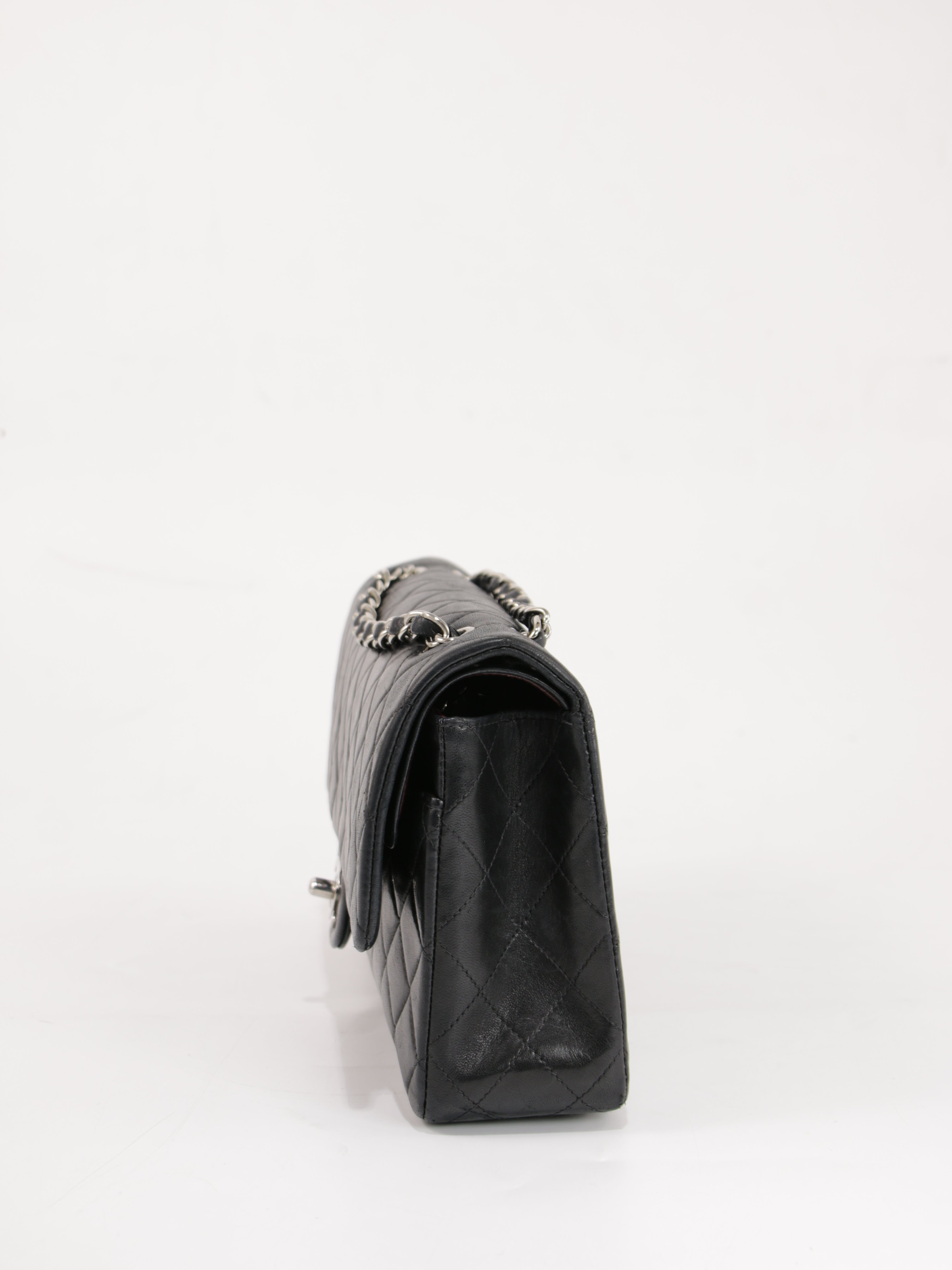 Medium Classic Flap