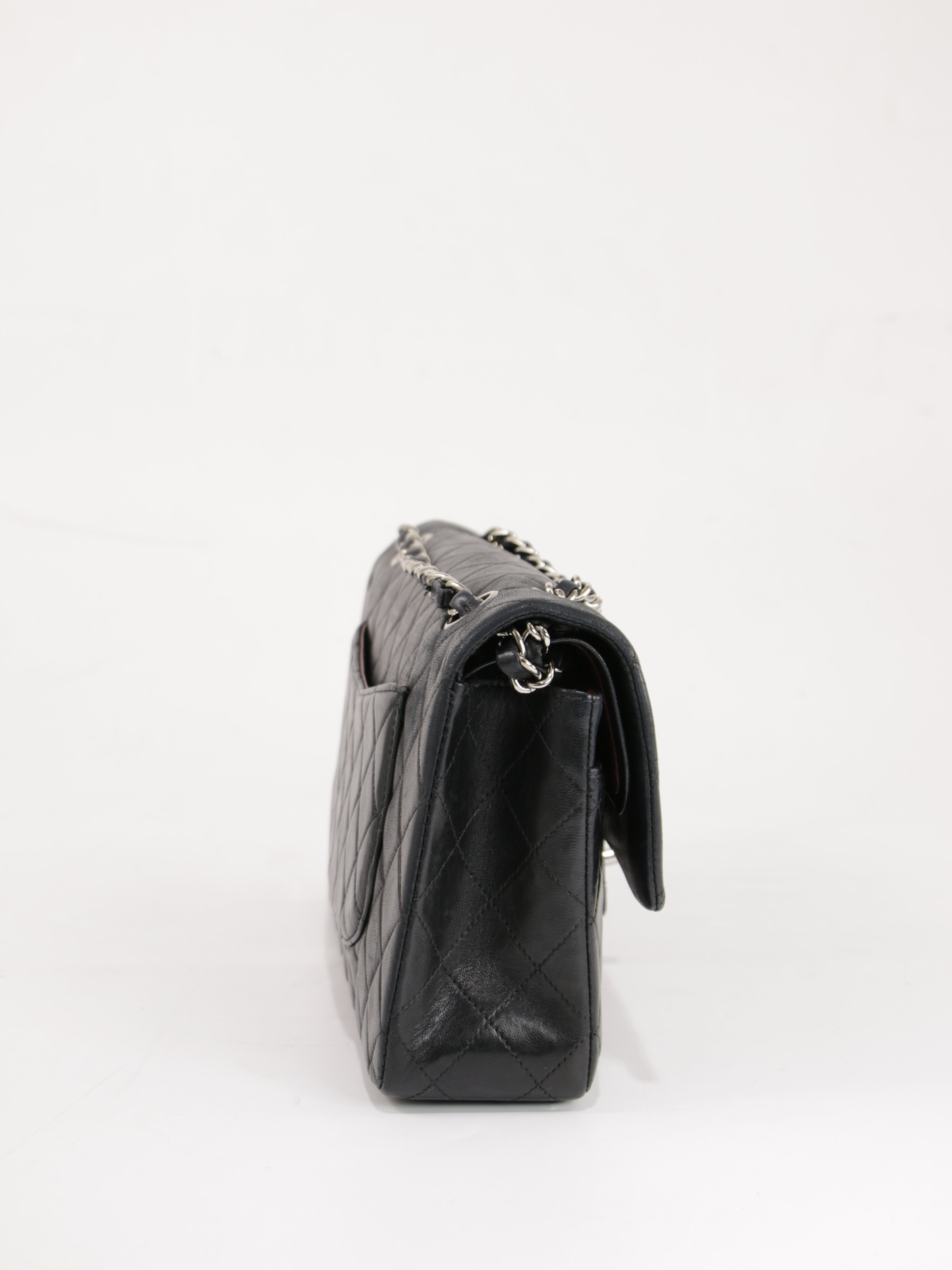 Medium Classic Flap