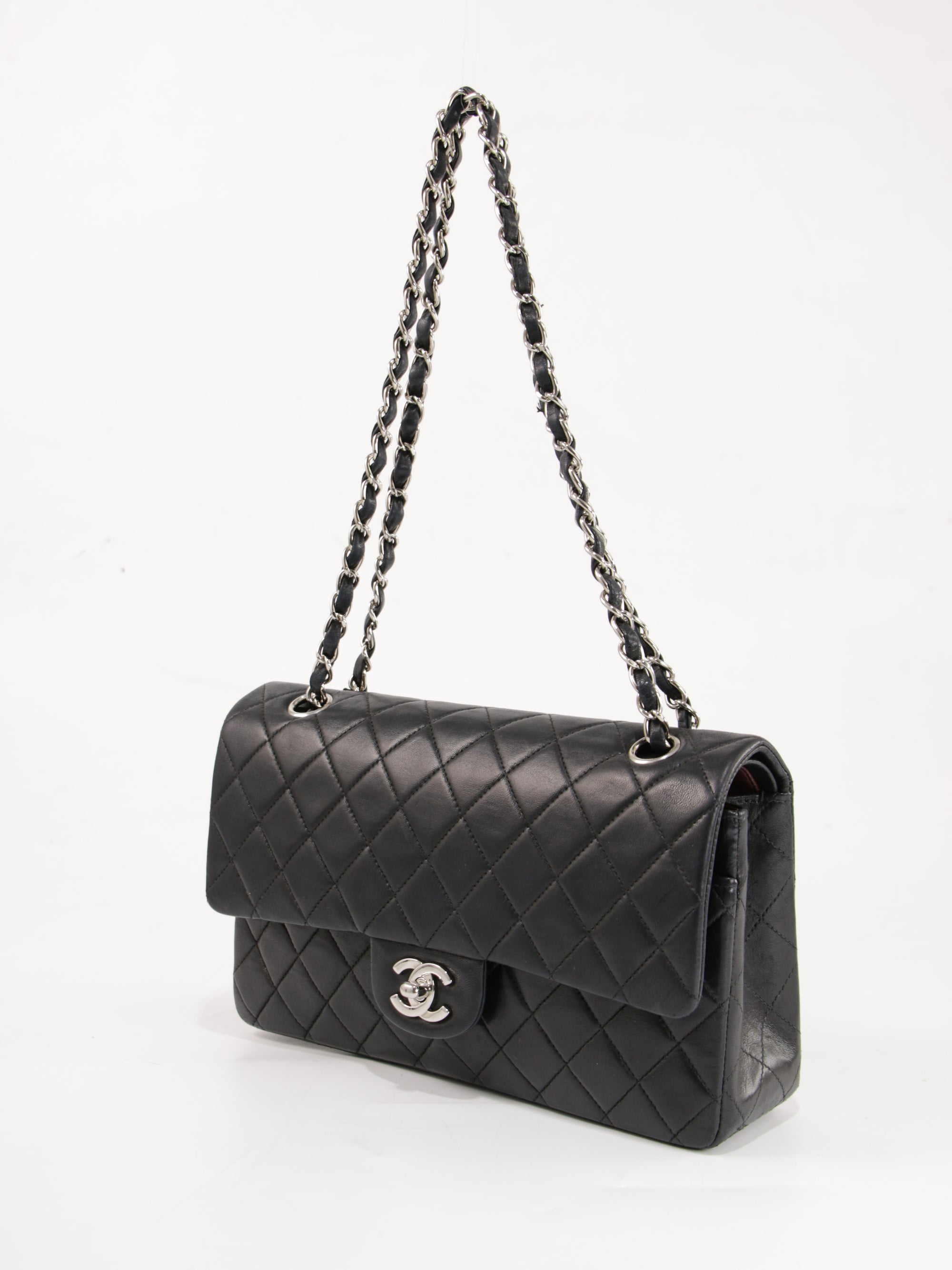 Medium Classic Flap