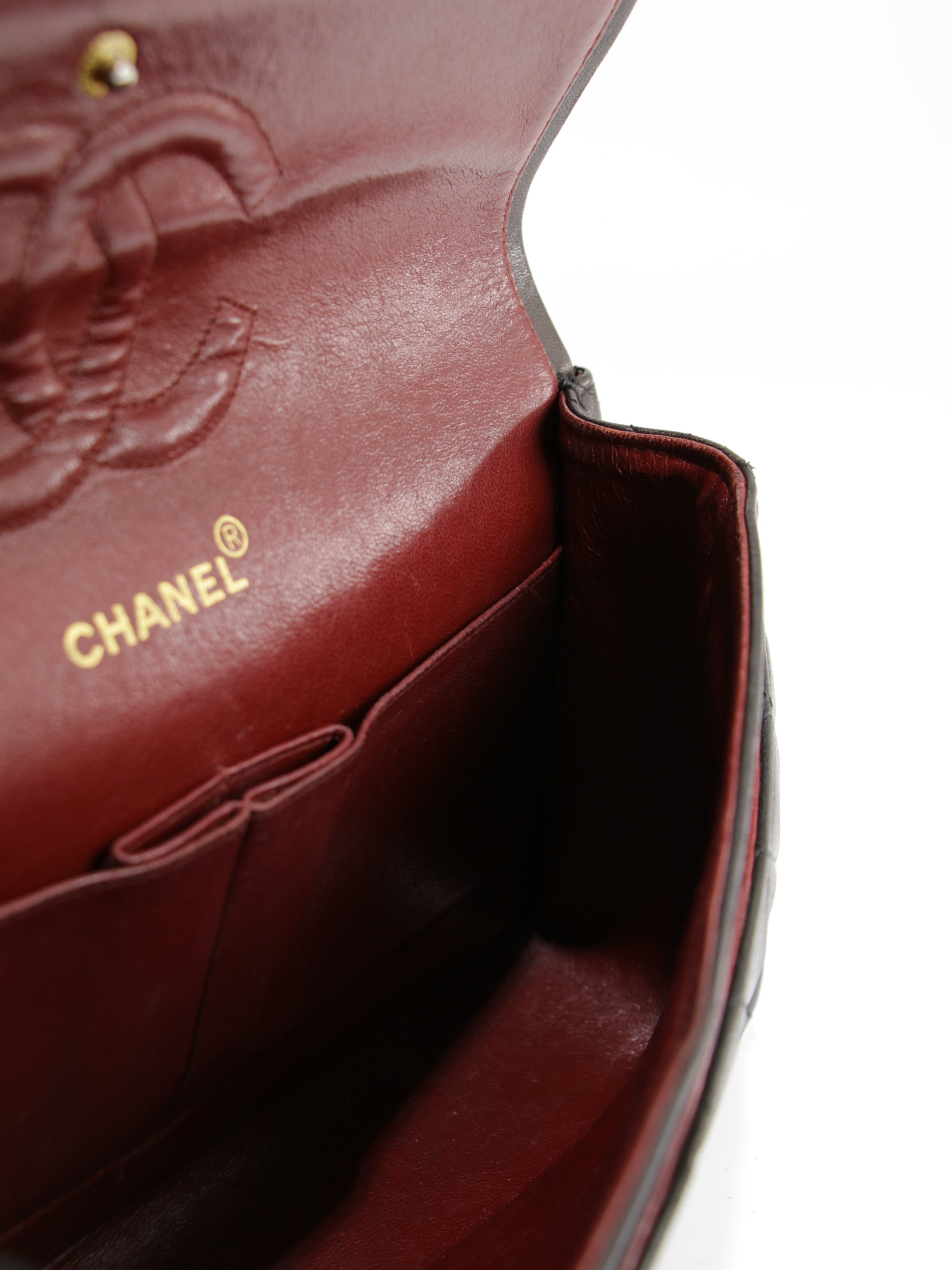 Medium Classic Flap