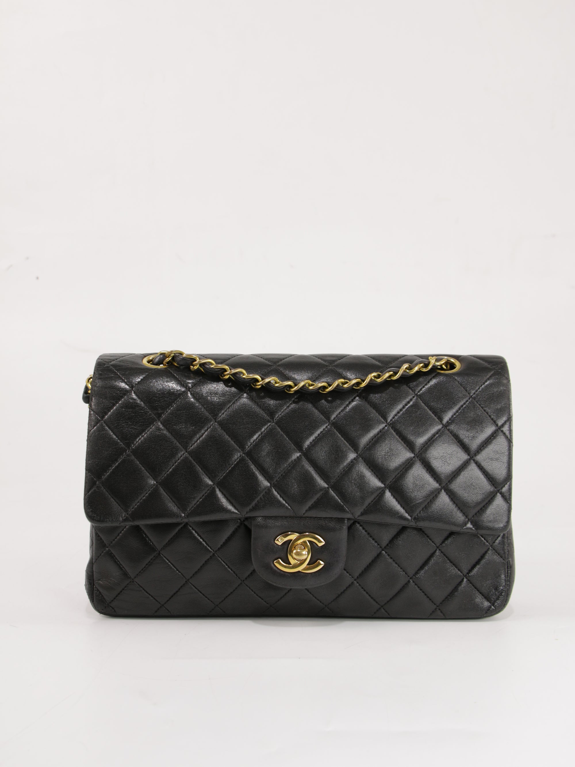 Medium Classic Flap