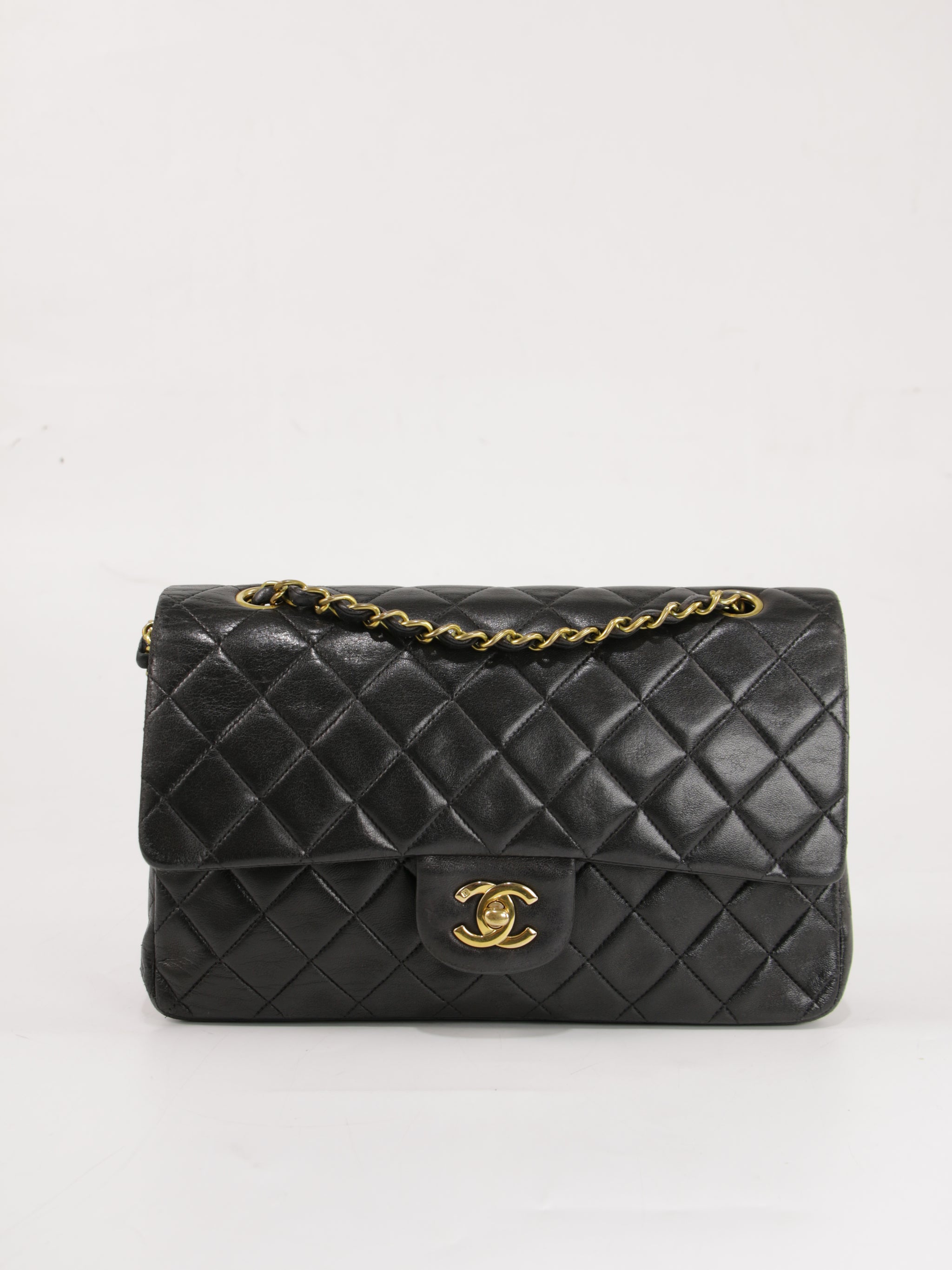 Medium Classic Flap