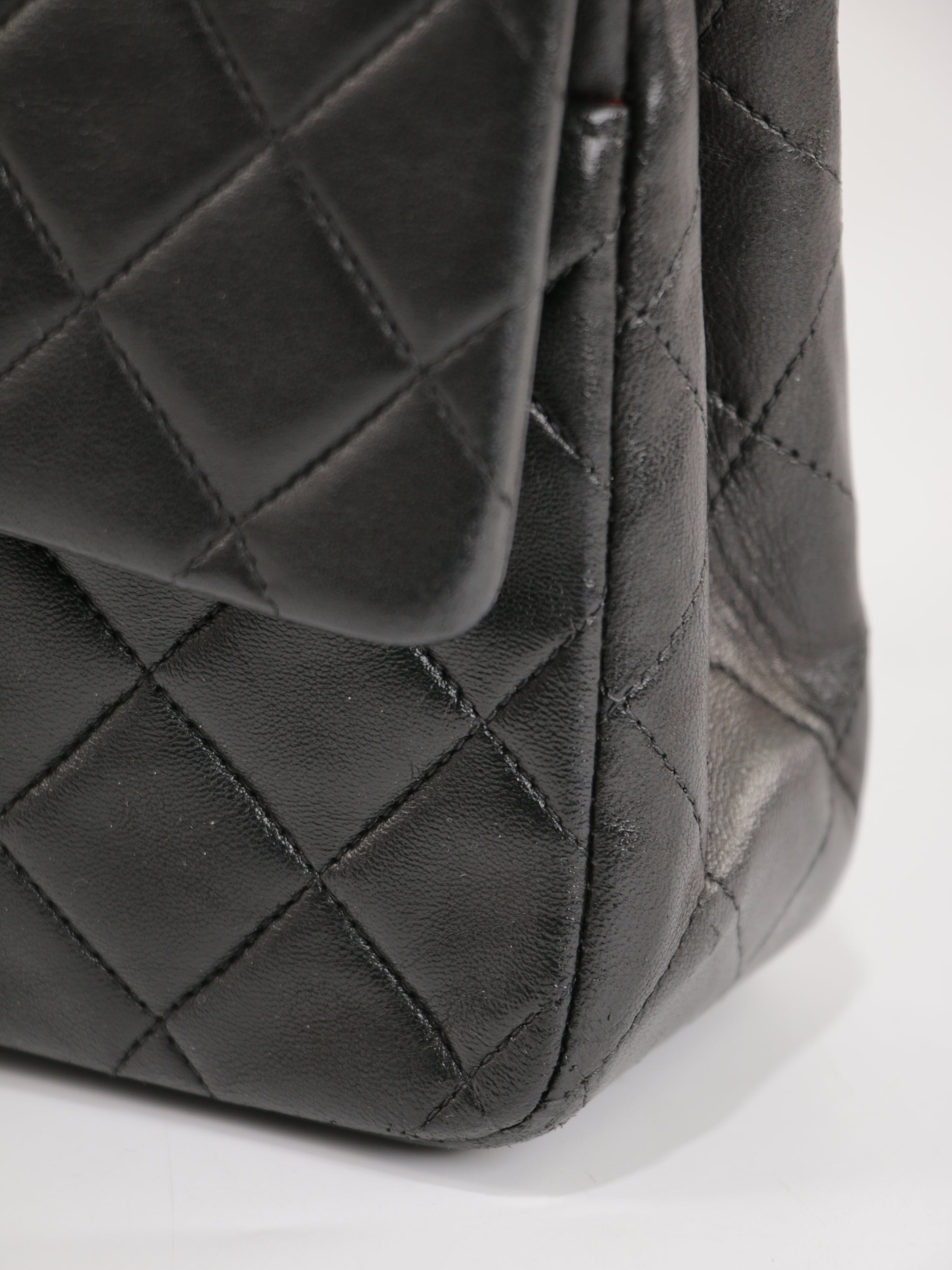 Medium Classic Flap