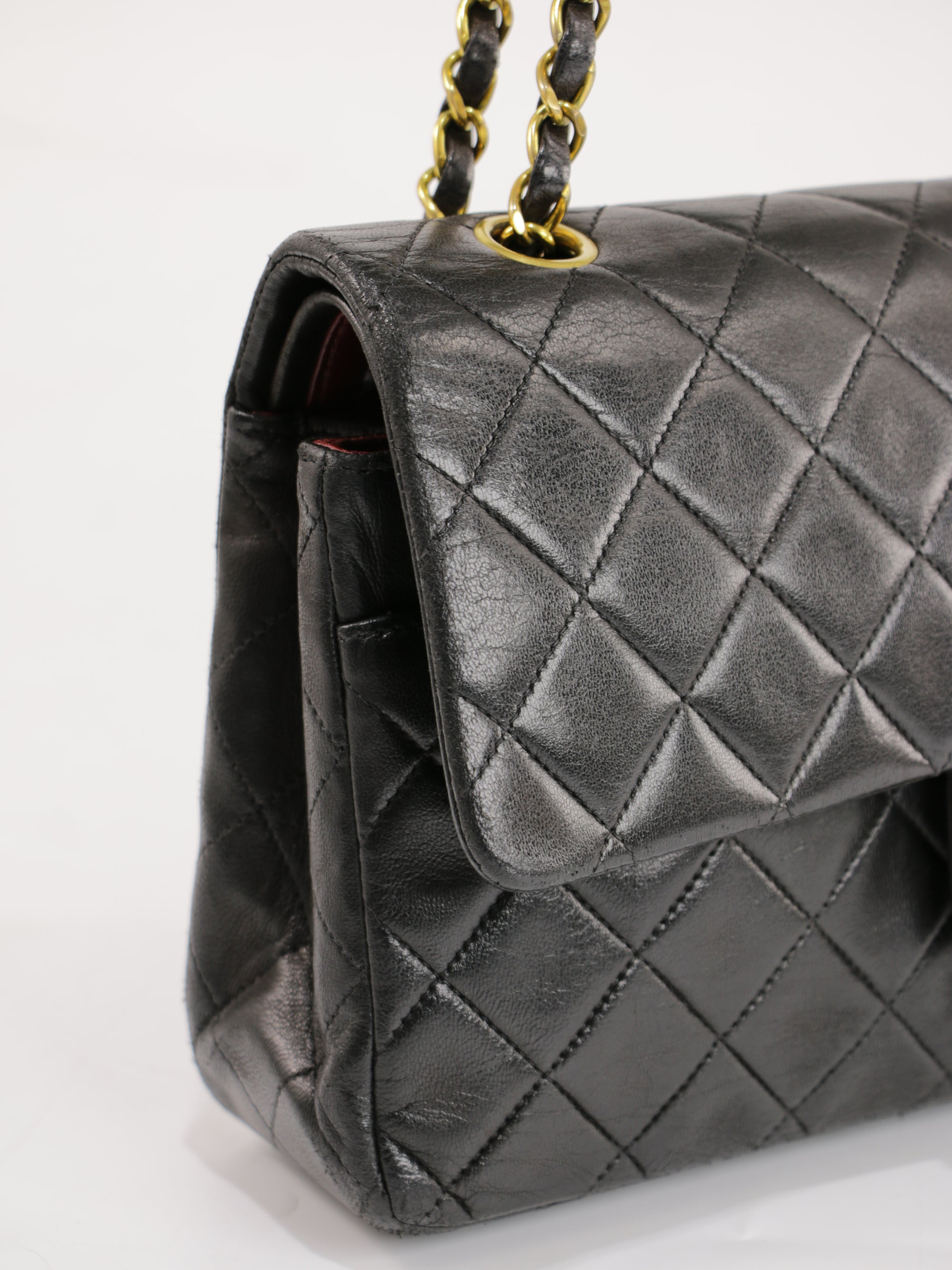 Medium Classic Flap