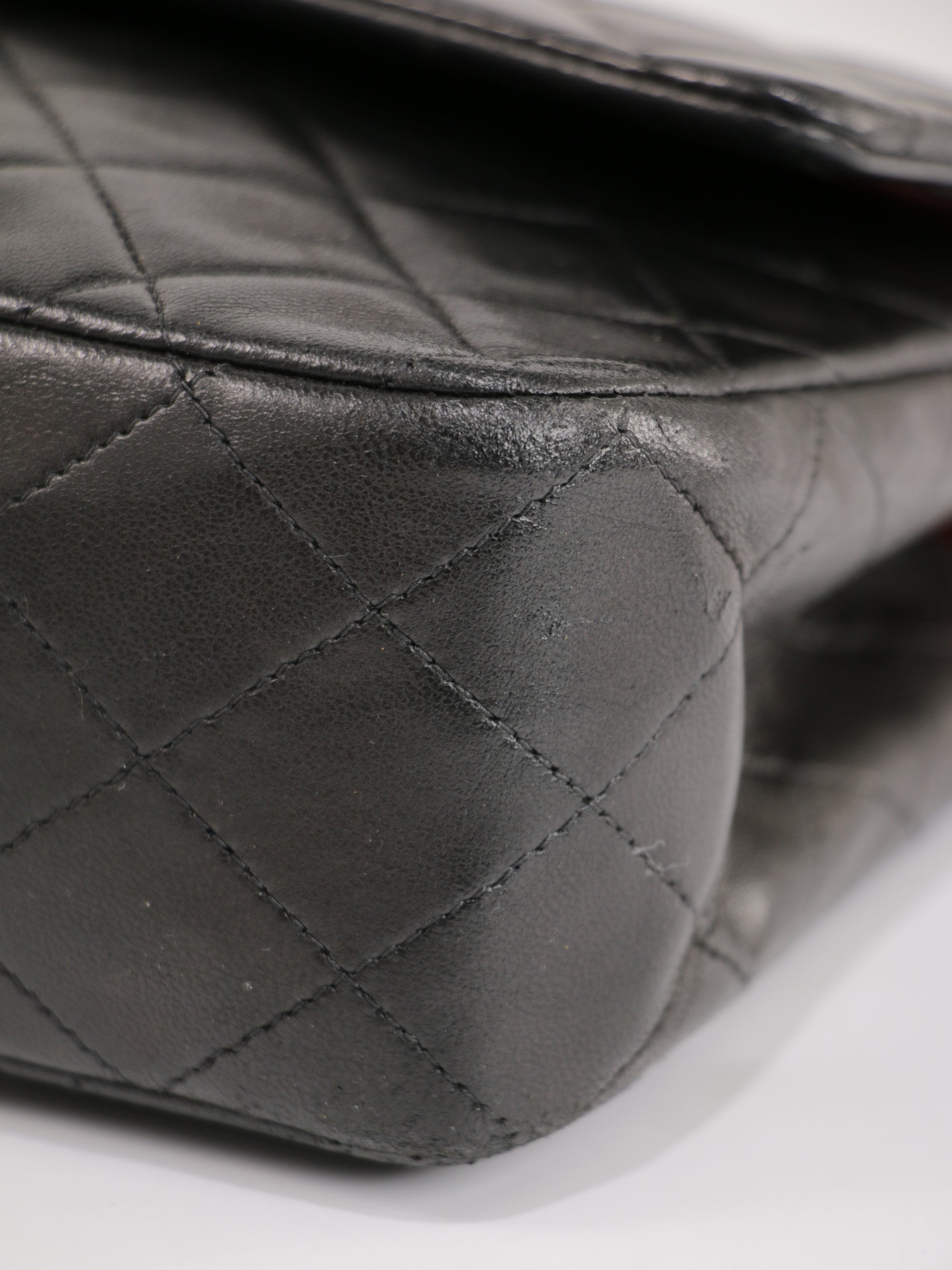 Medium Classic Flap