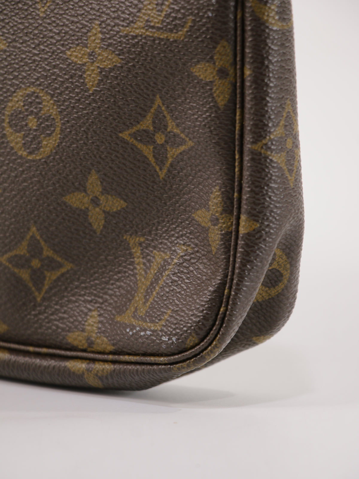 Louis Vuitton Accessories Pochette