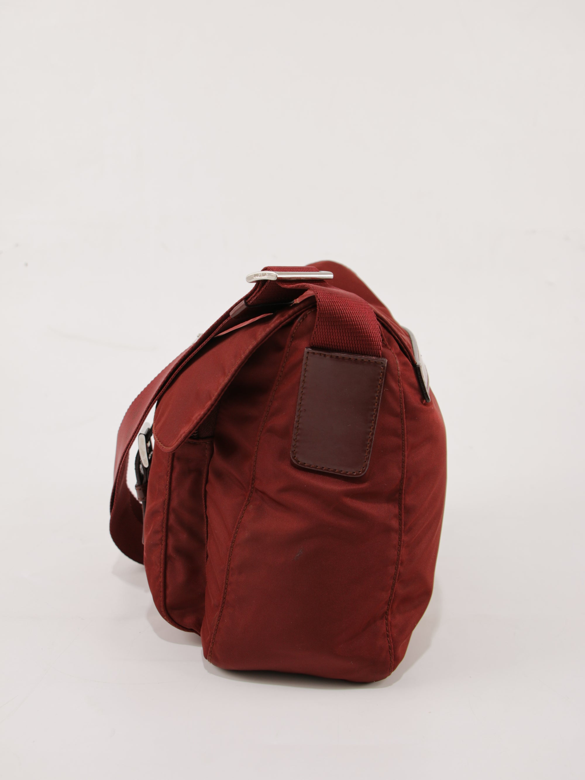 Single Buckle Messenger