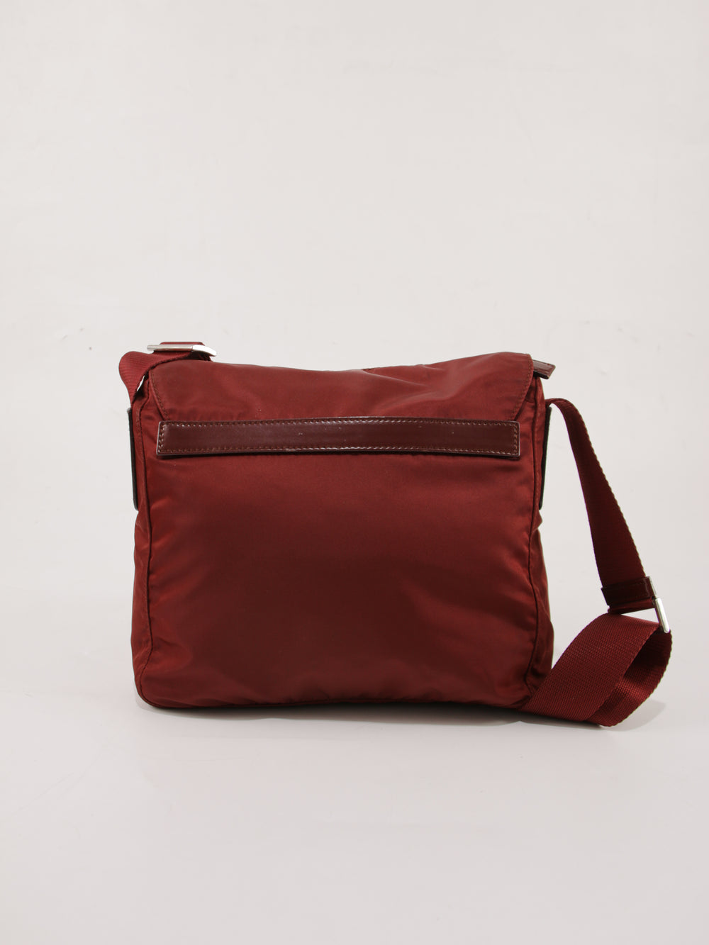 Single Buckle Messenger