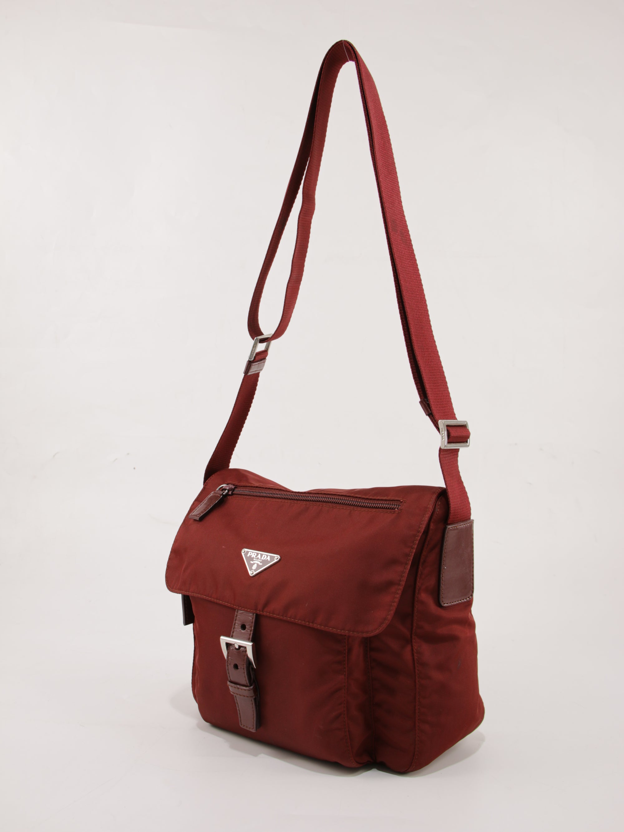 Single Buckle Messenger