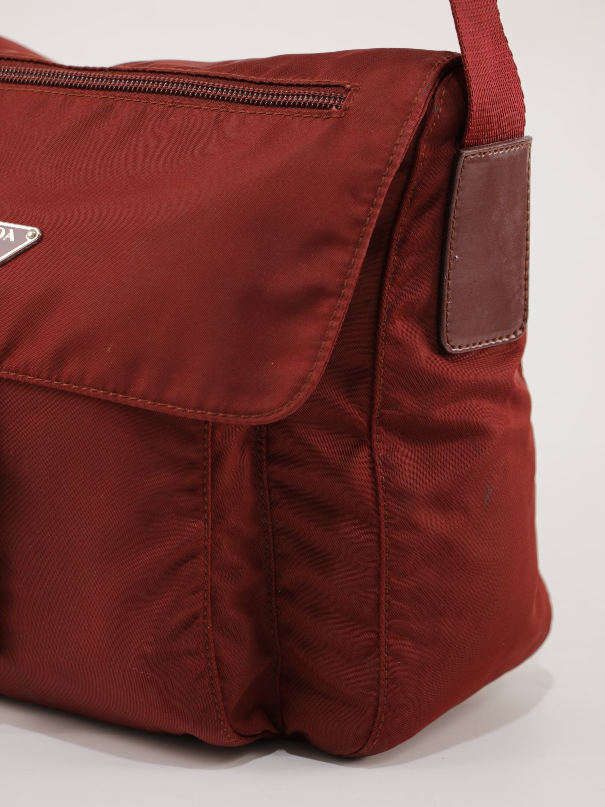 Single Buckle Messenger