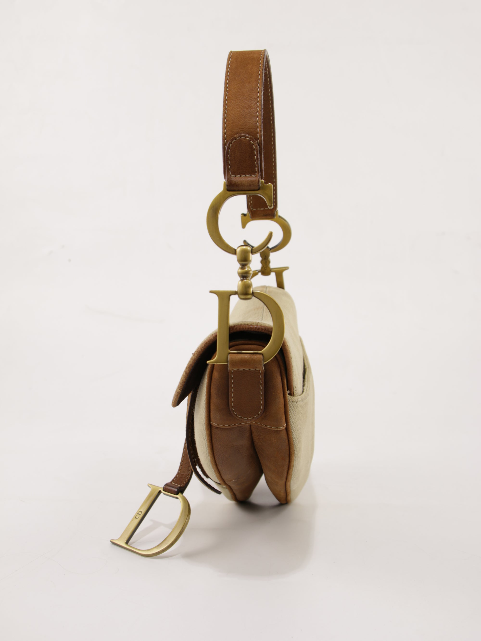 Saddle