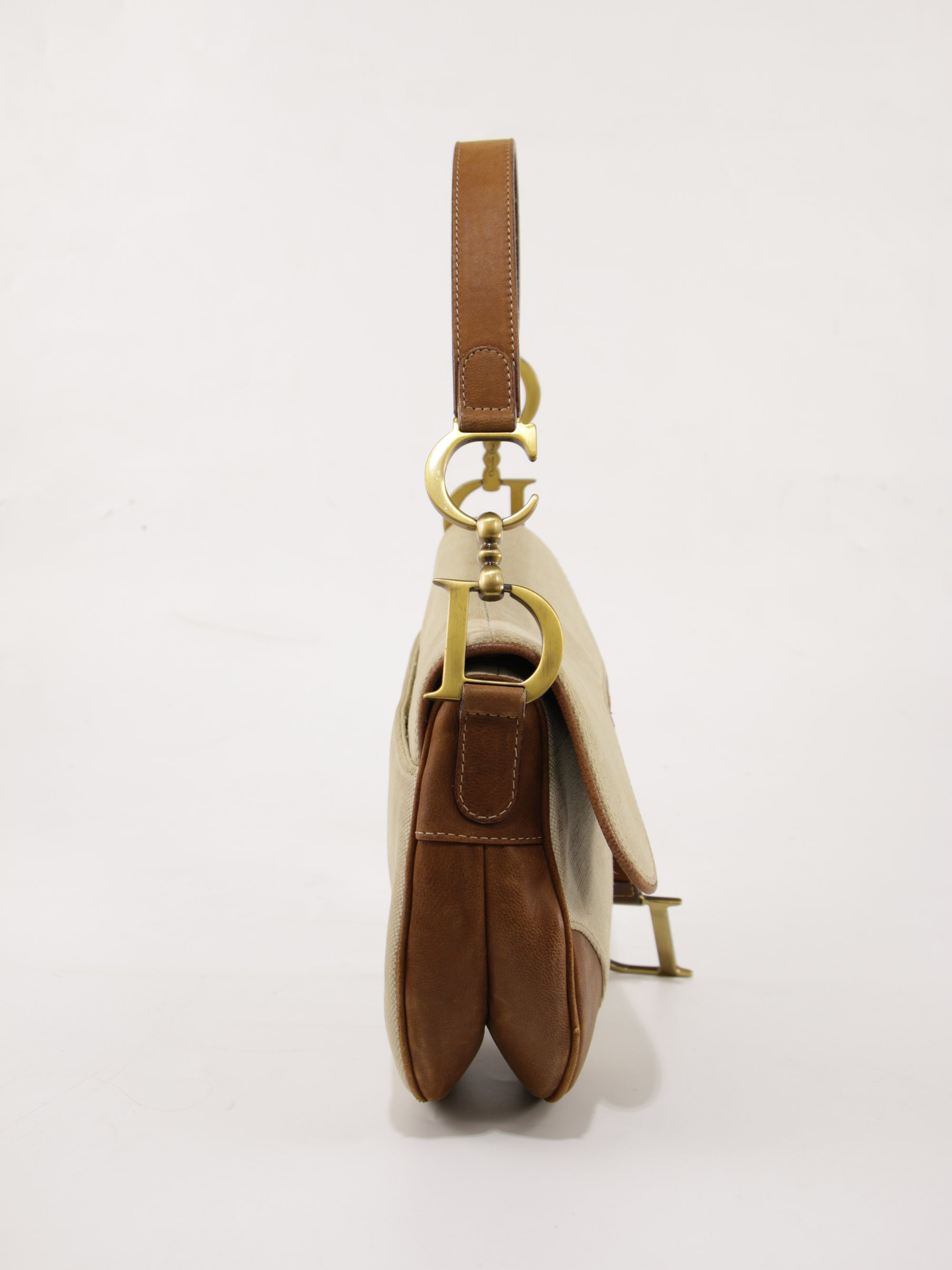Saddle