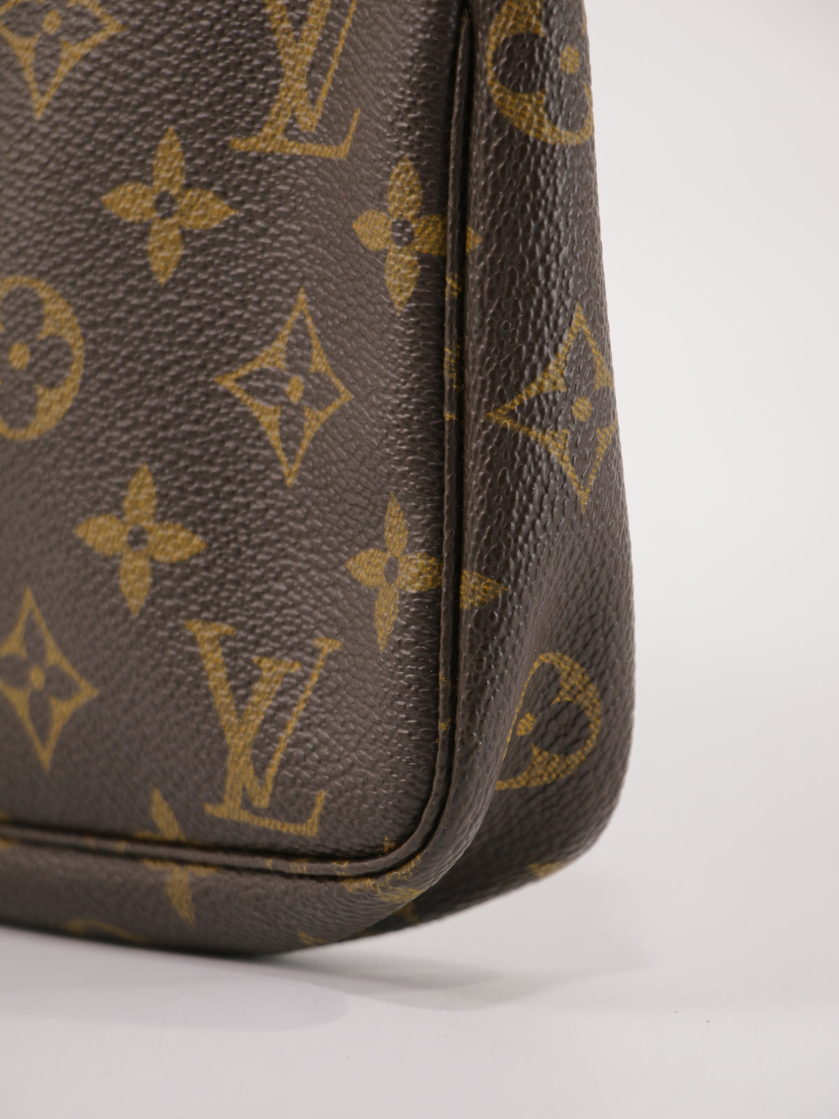 Louis Vuitton Accessories Pochette