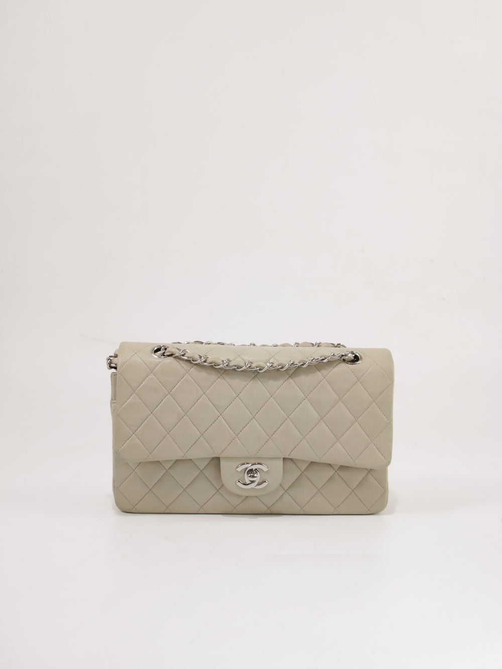 Medium Classic Flap