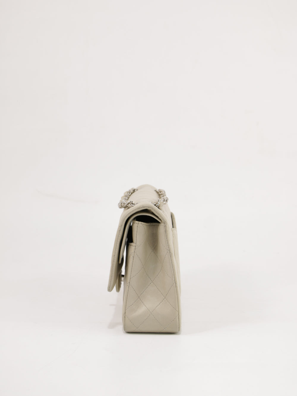 Medium Classic Flap