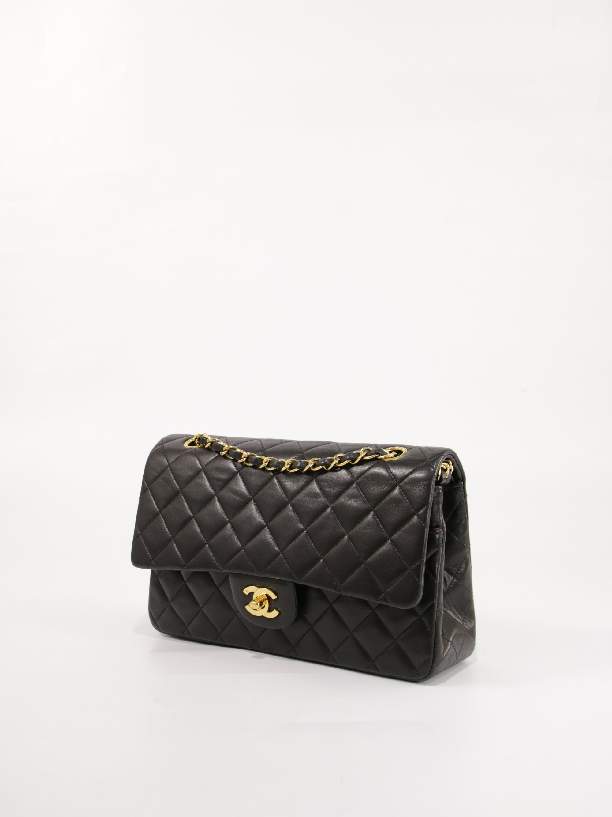 Medium Classic Flap