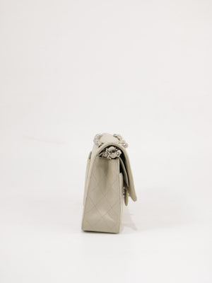 Medium Classic Flap