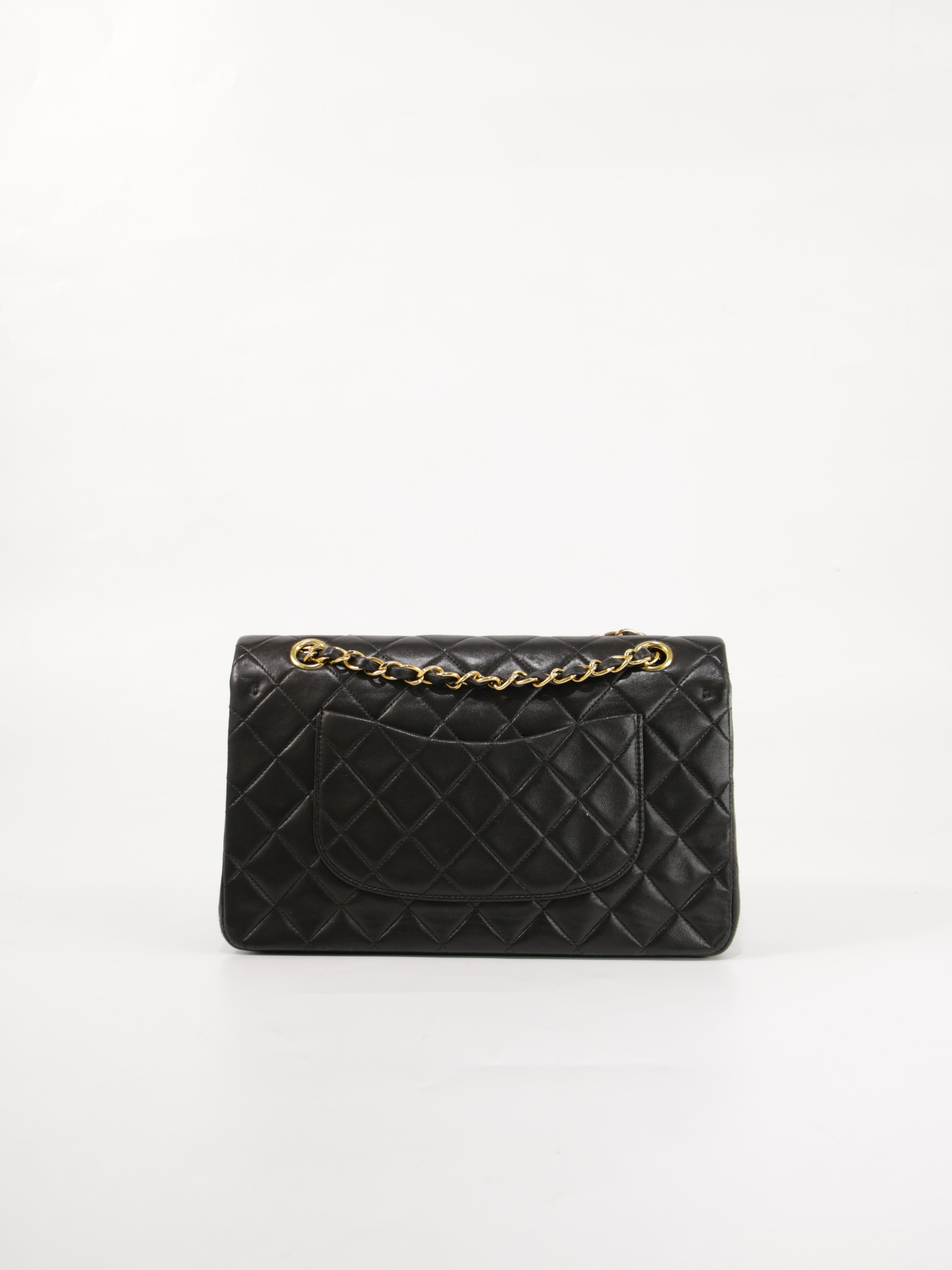Medium Classic Flap