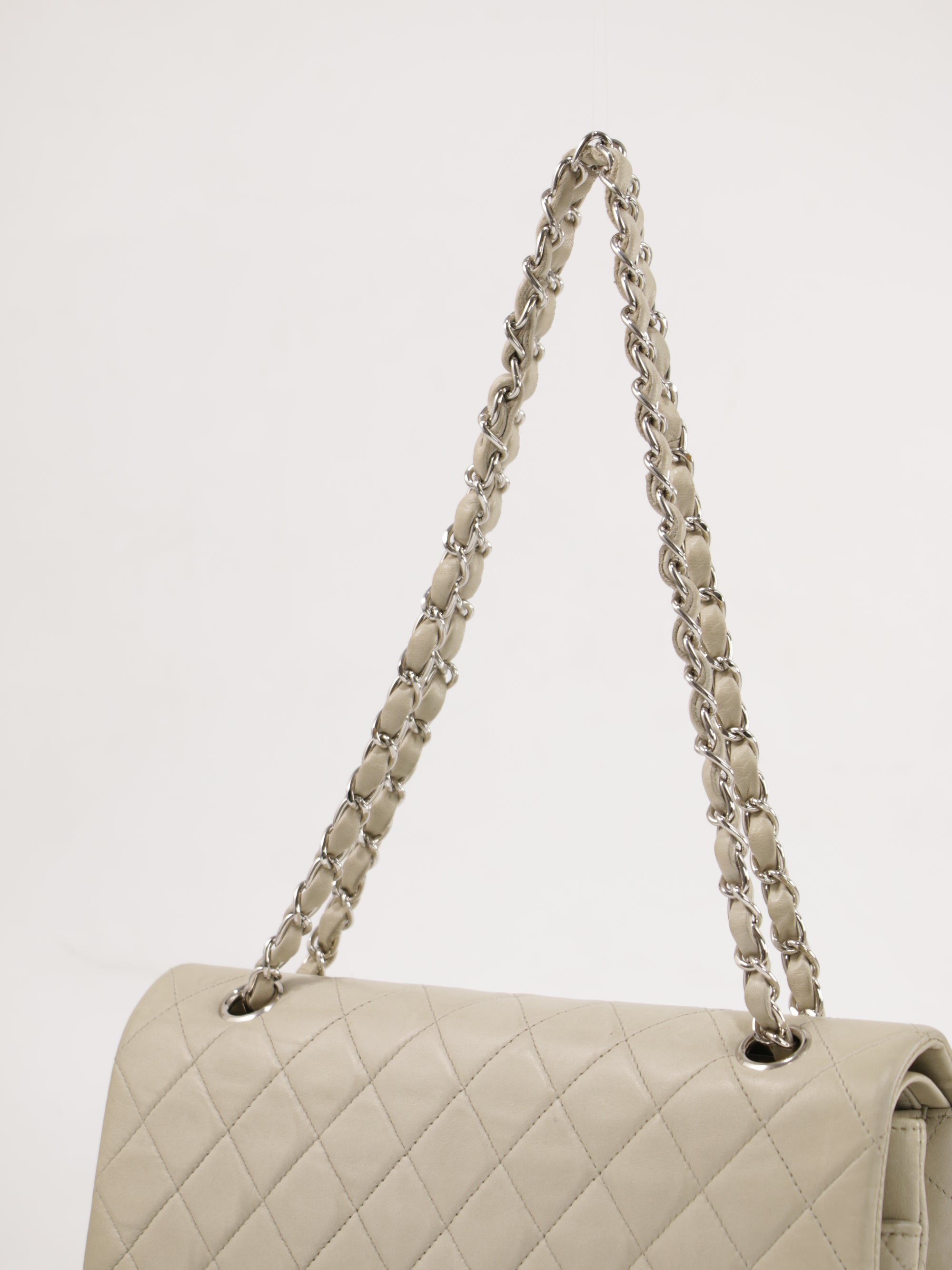 Medium Classic Flap