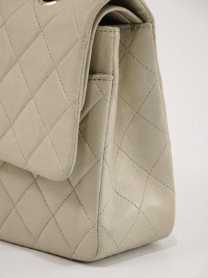 Medium Classic Flap