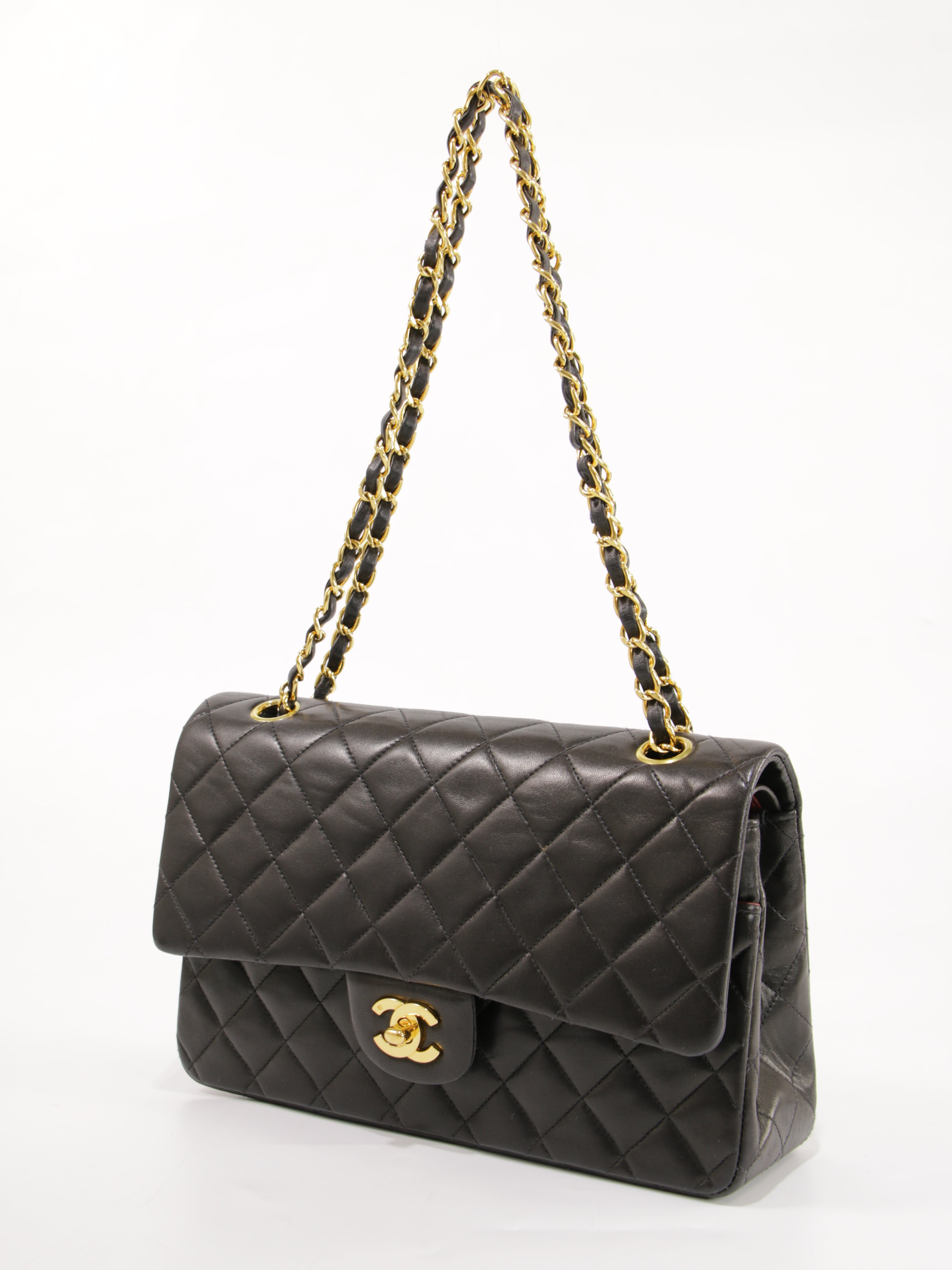 Medium Classic Flap