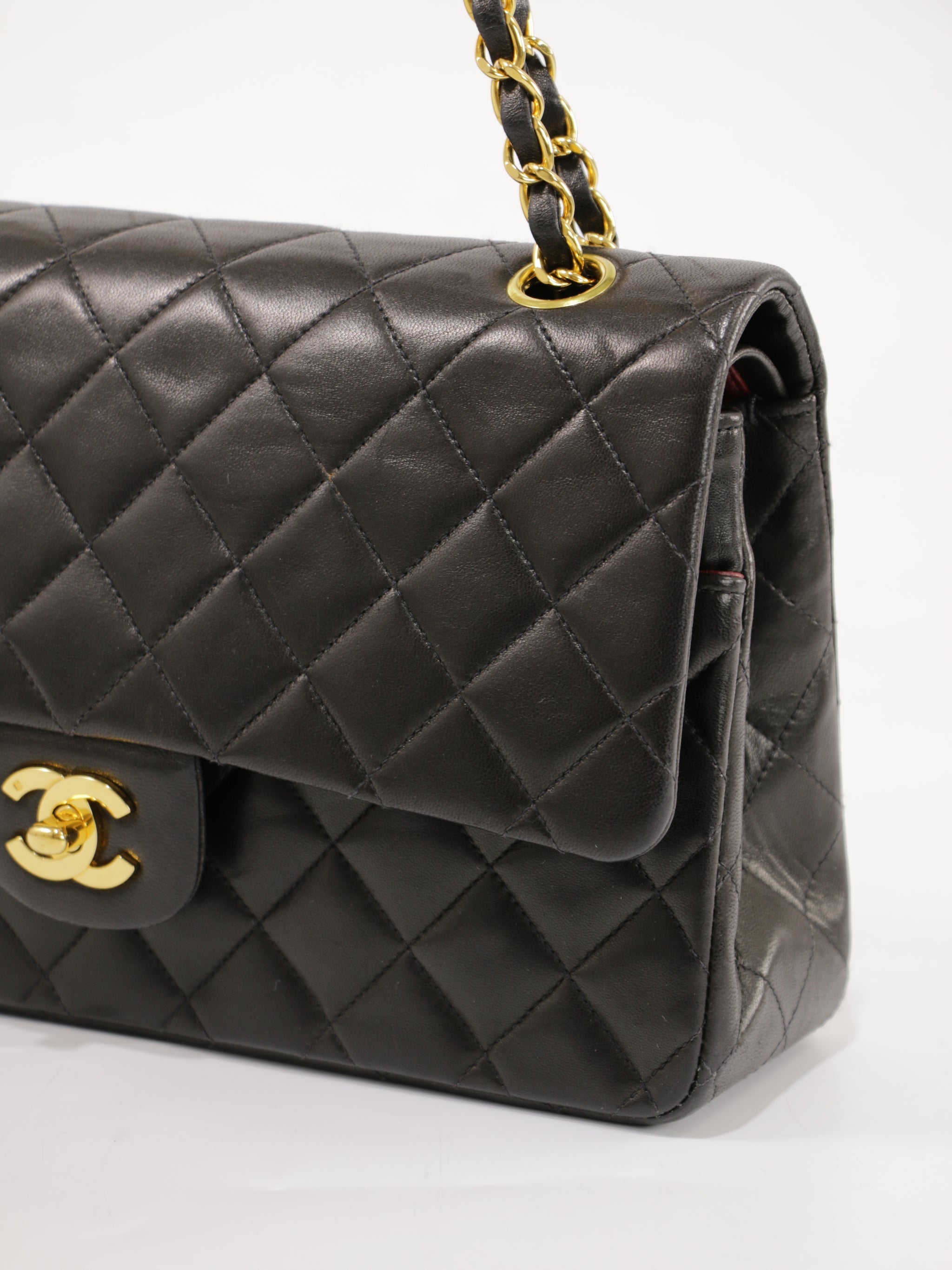 Medium Classic Flap
