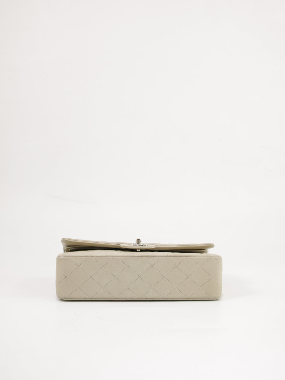 Medium Classic Flap