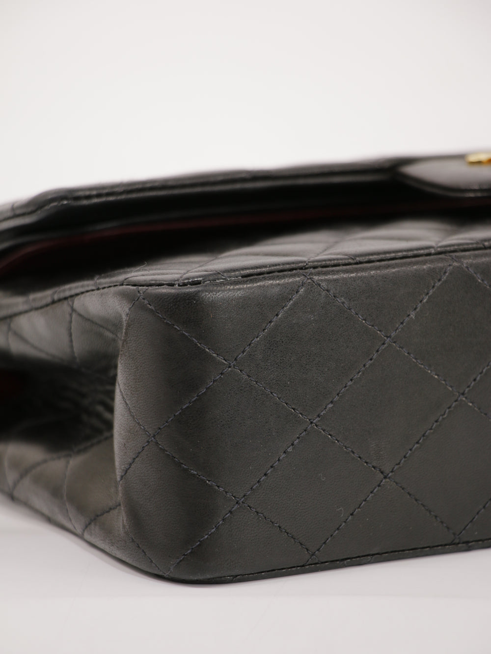 Medium Classic Flap