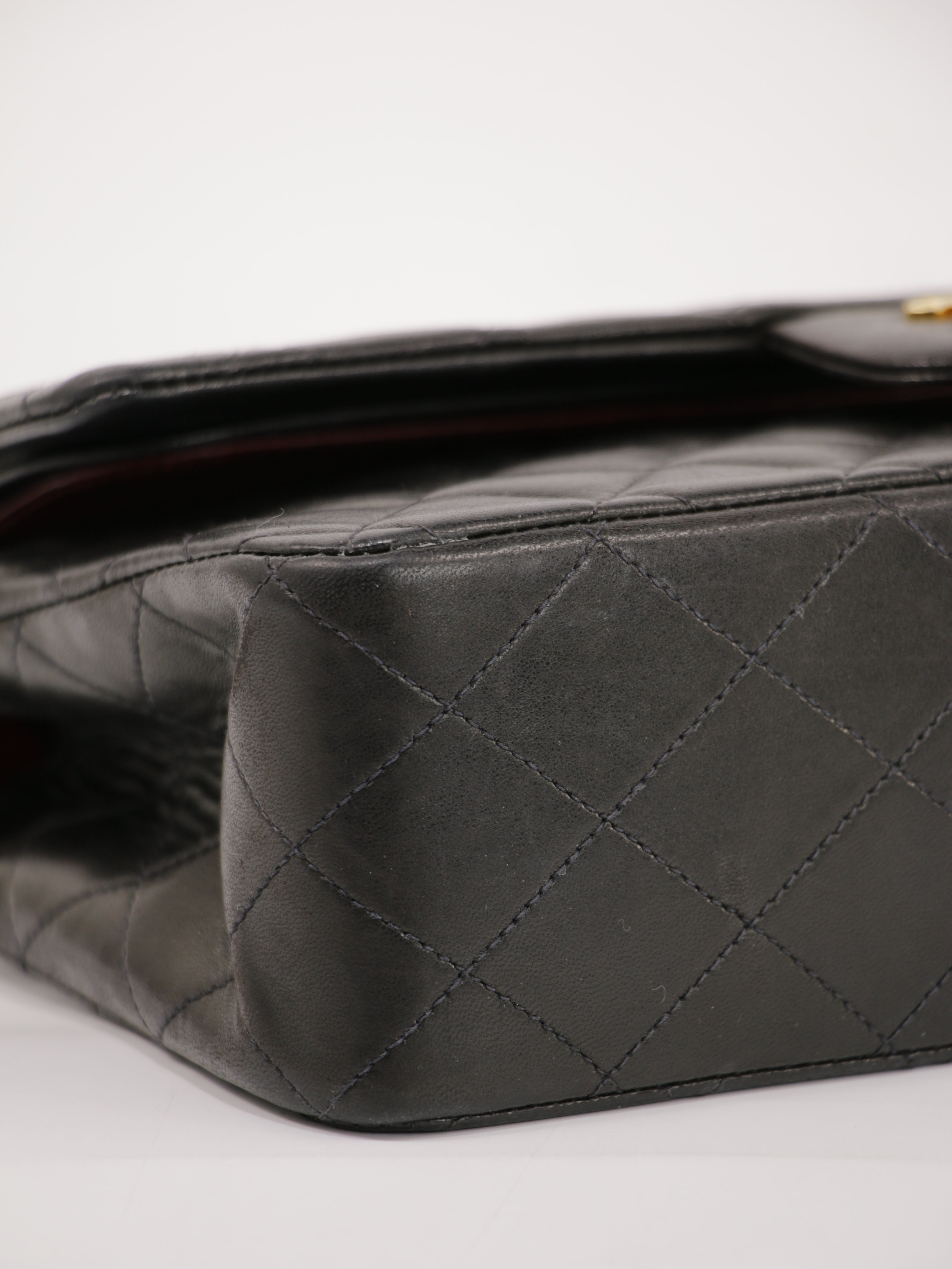 Medium Classic Flap