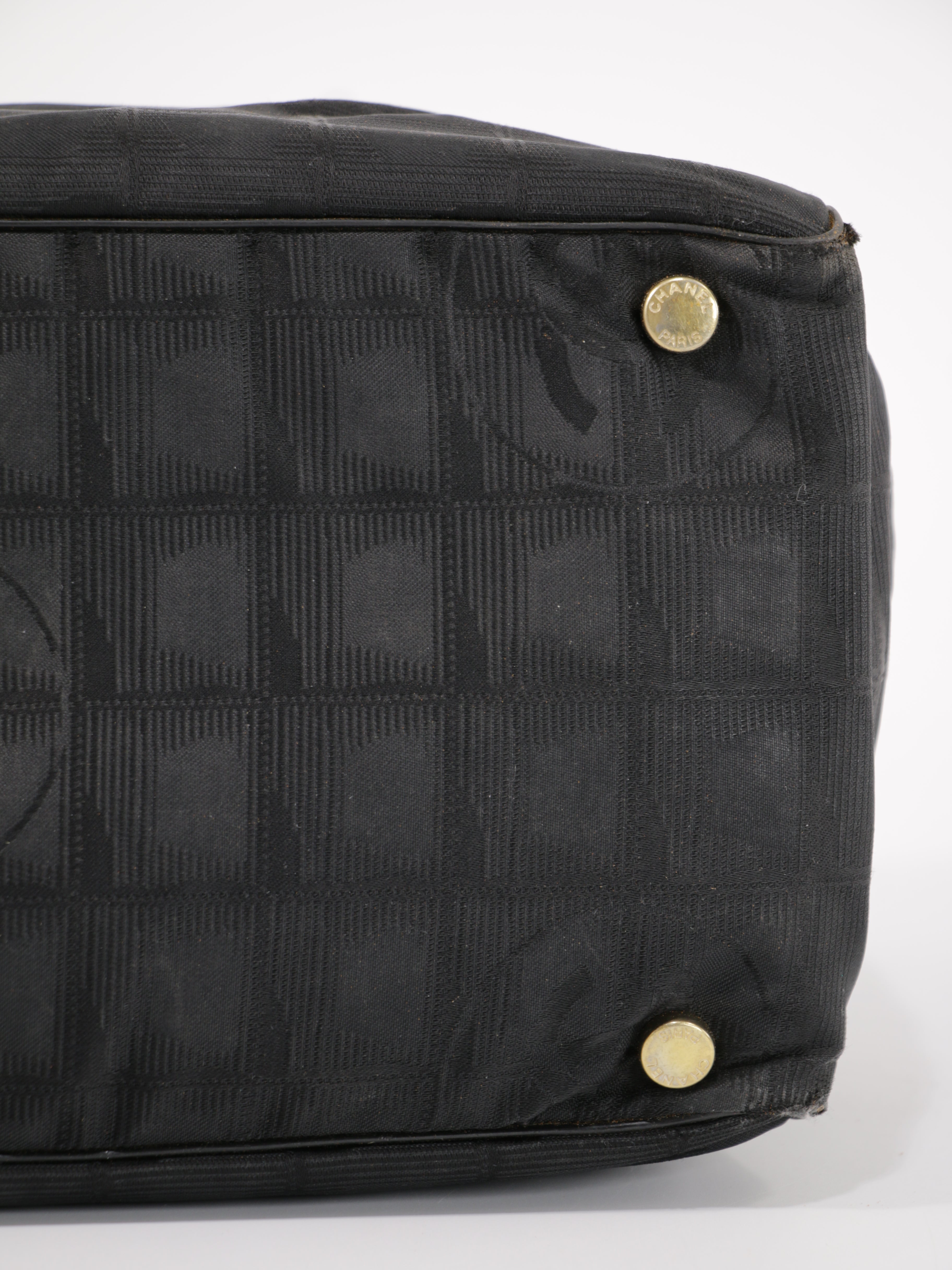 Medium New Travel Line Tote