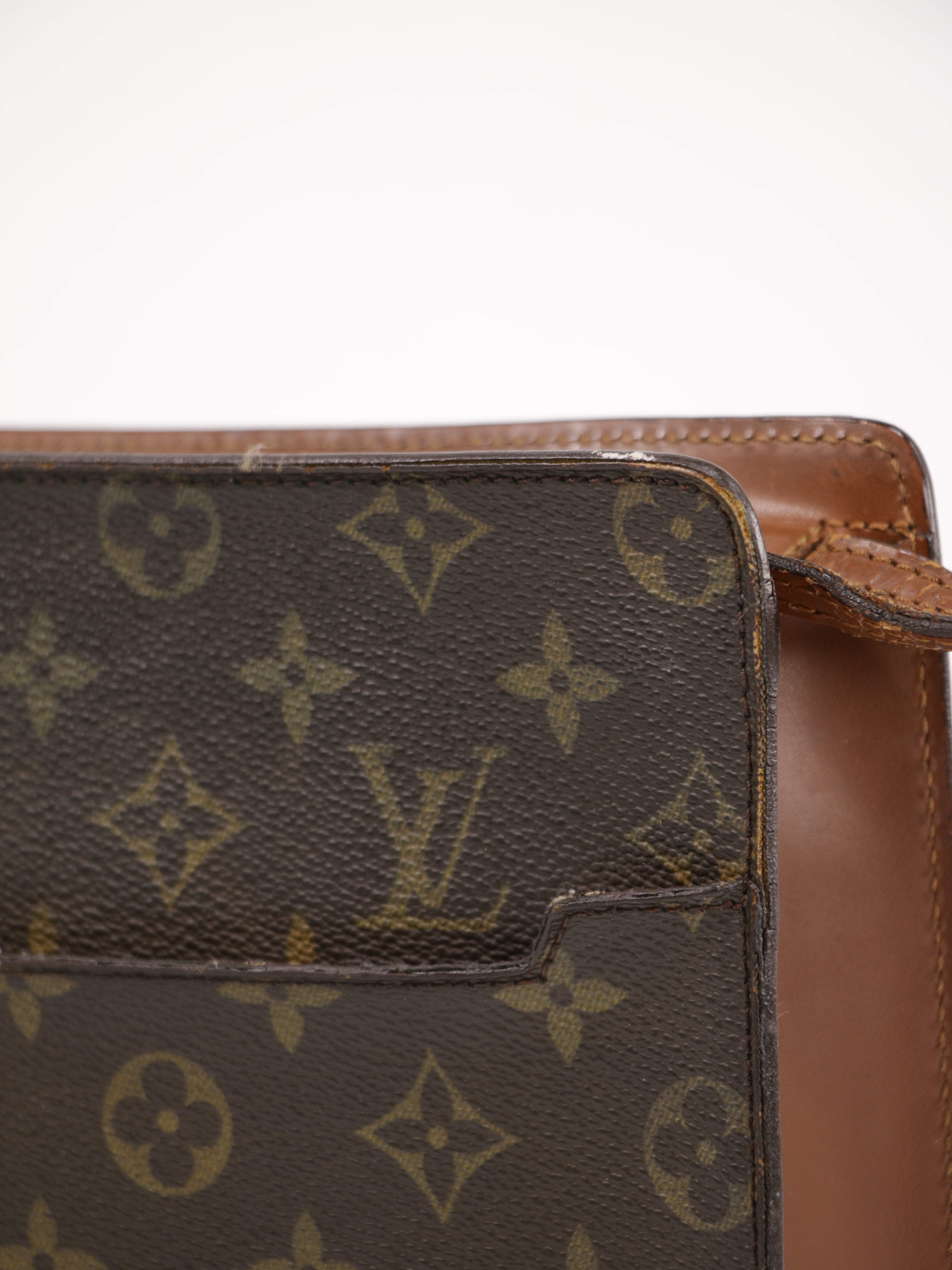 LOUIS VUITTON 90’s vintage pouch Pouch – Collector's Cage
