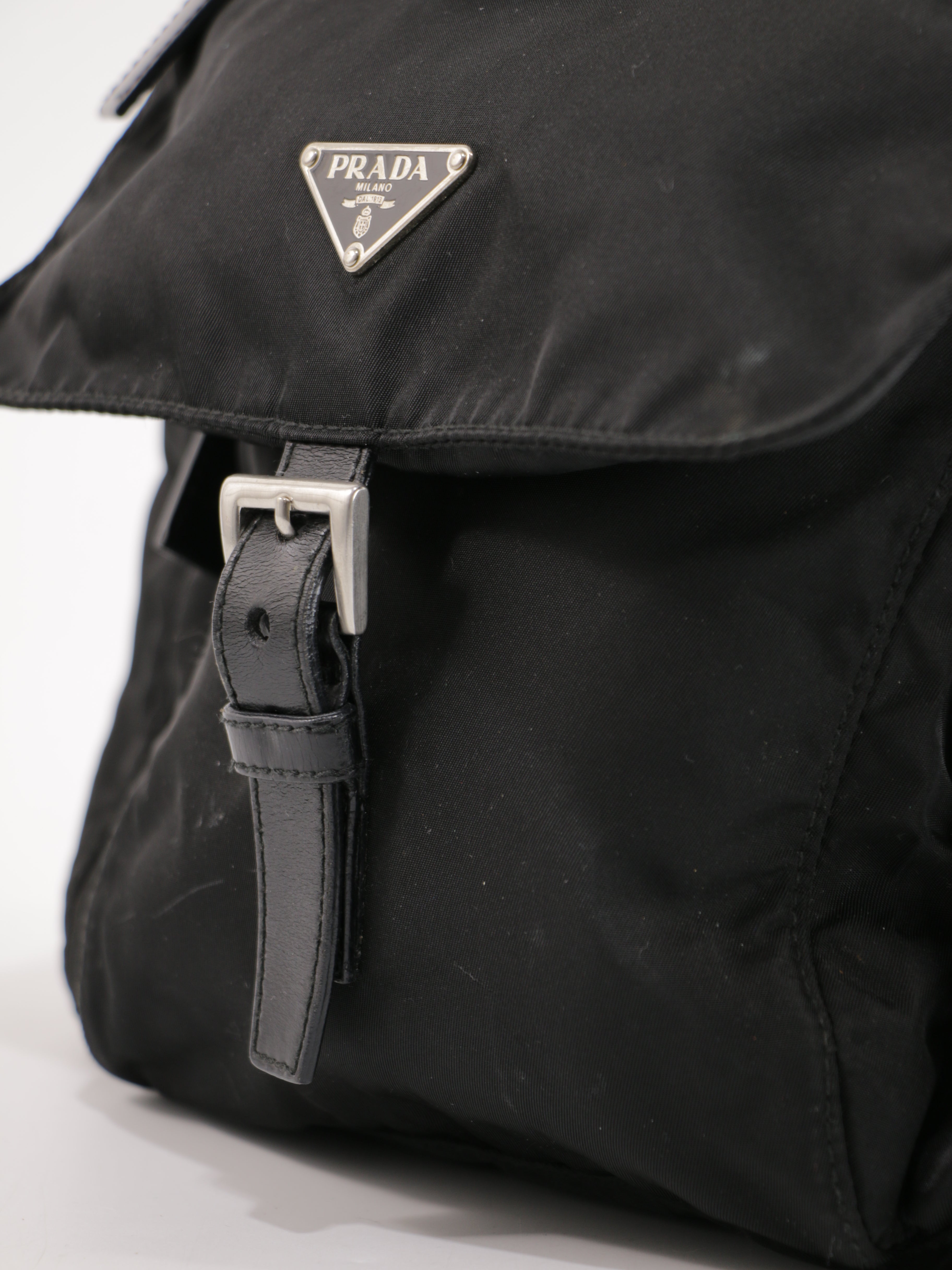 Single Buckle Messenger