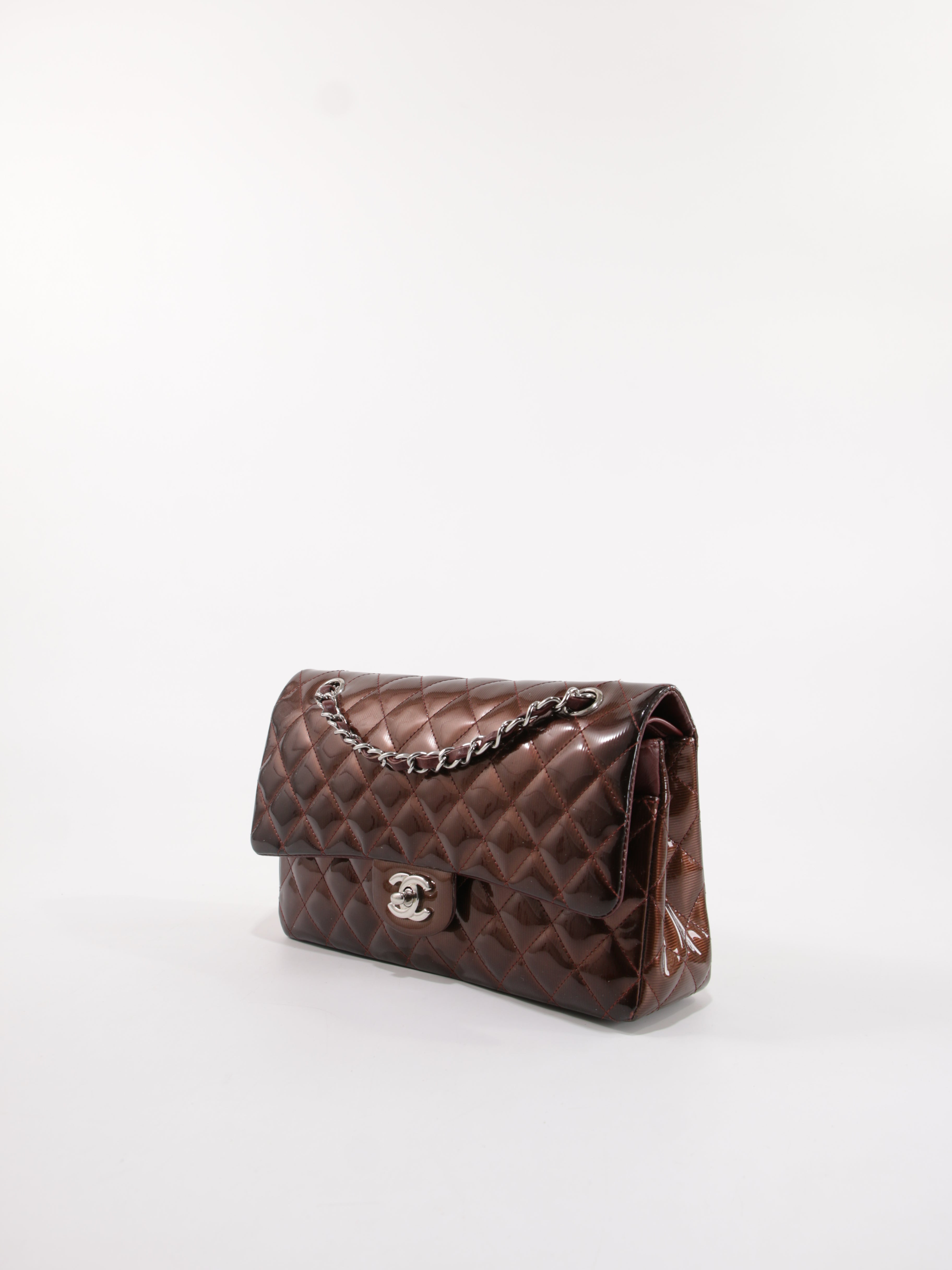 Medium Classic Flap