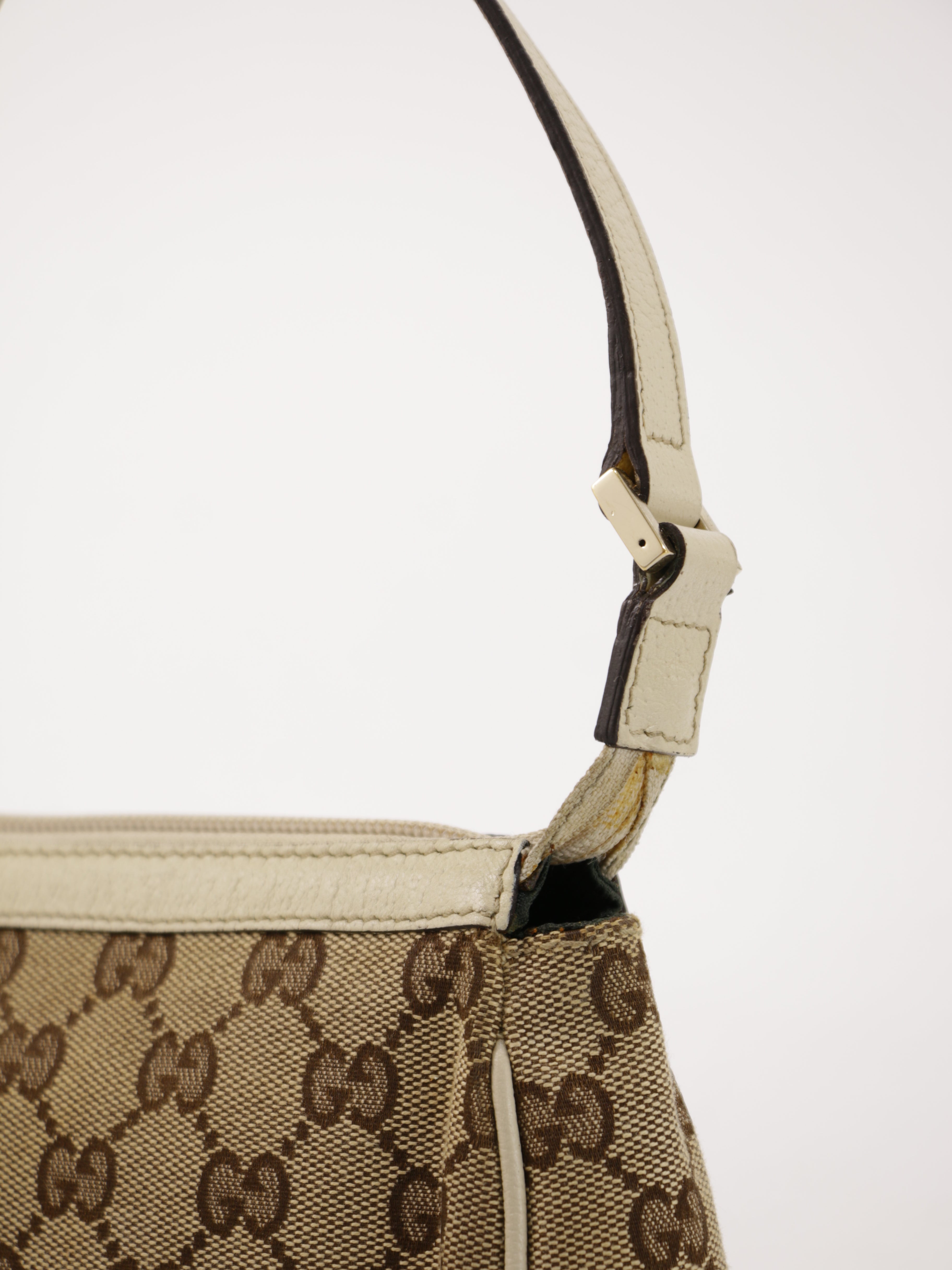 Abbey D-Ring Pochette
