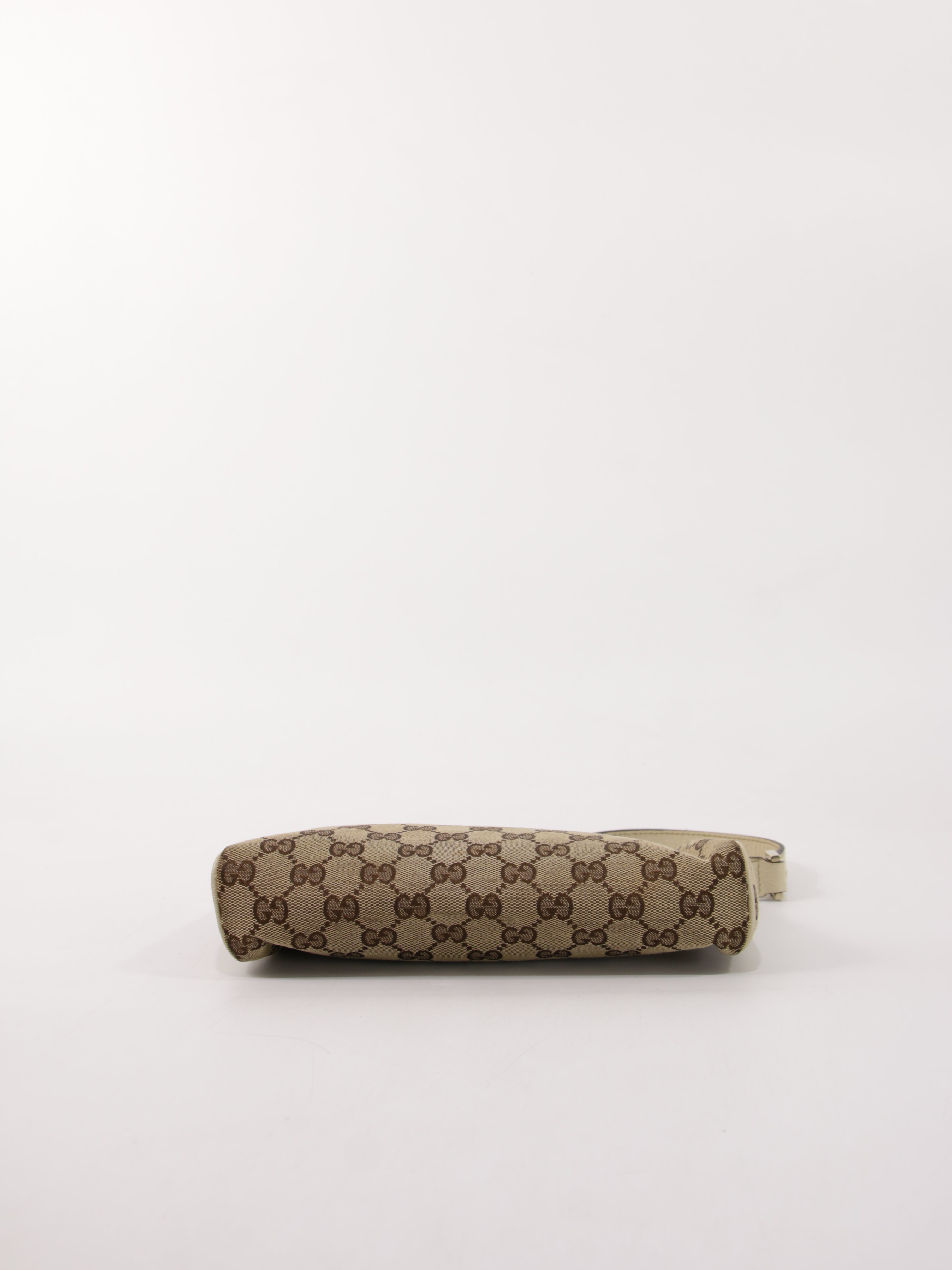 Abbey D-Ring Pochette