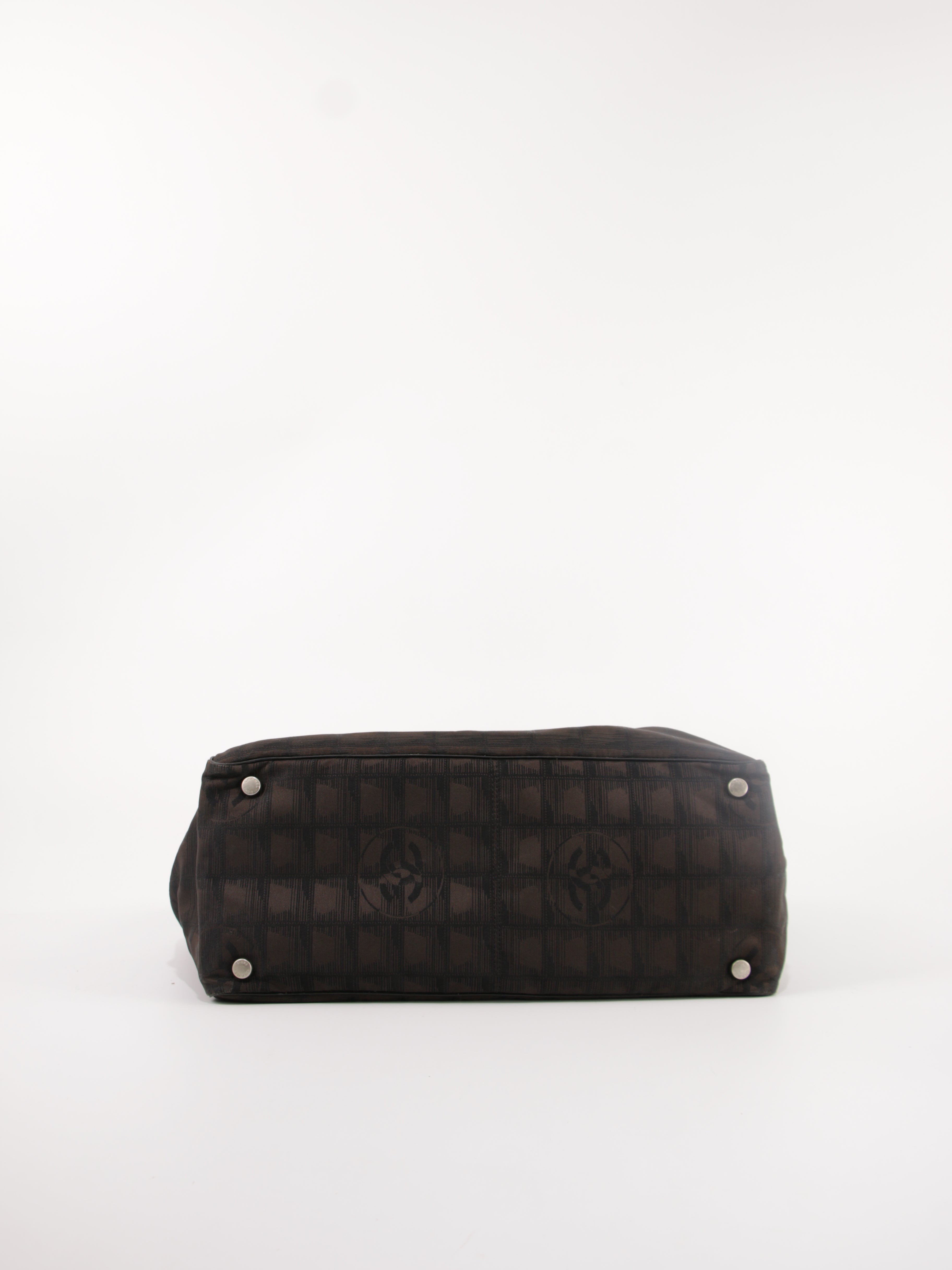 Medium New Travel Line Tote