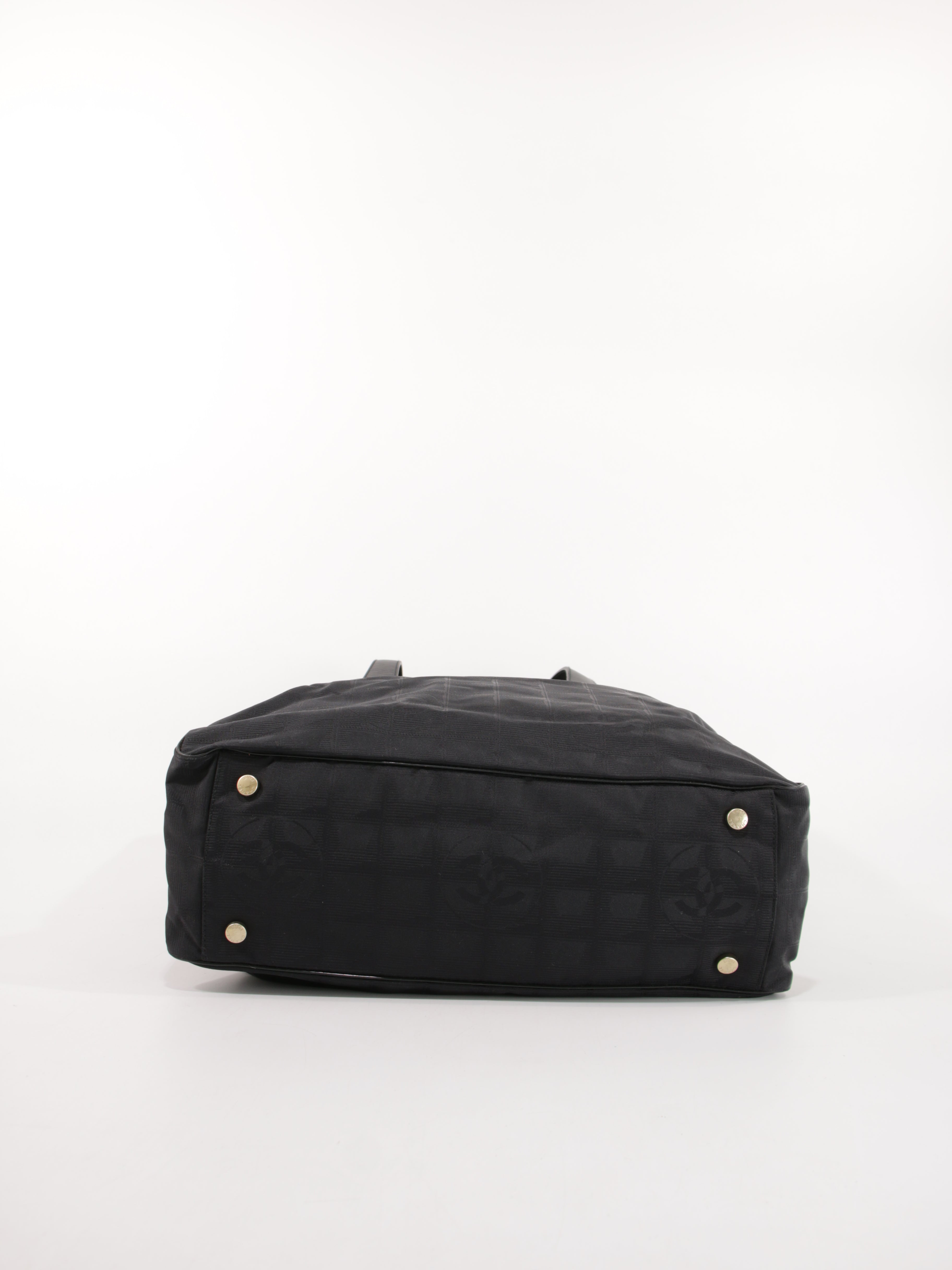 Large Travel Line Tote