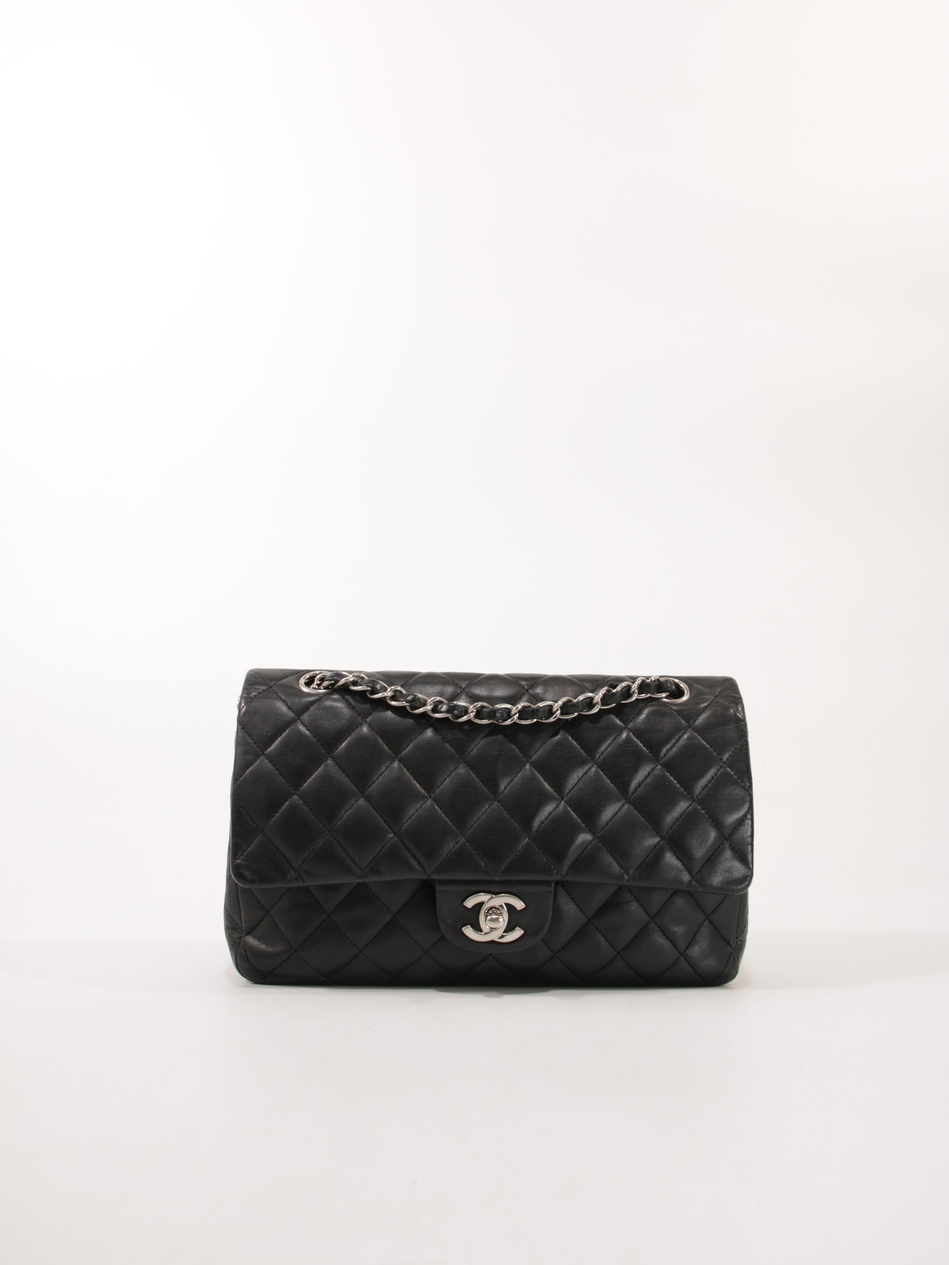 Medium Classic Flap